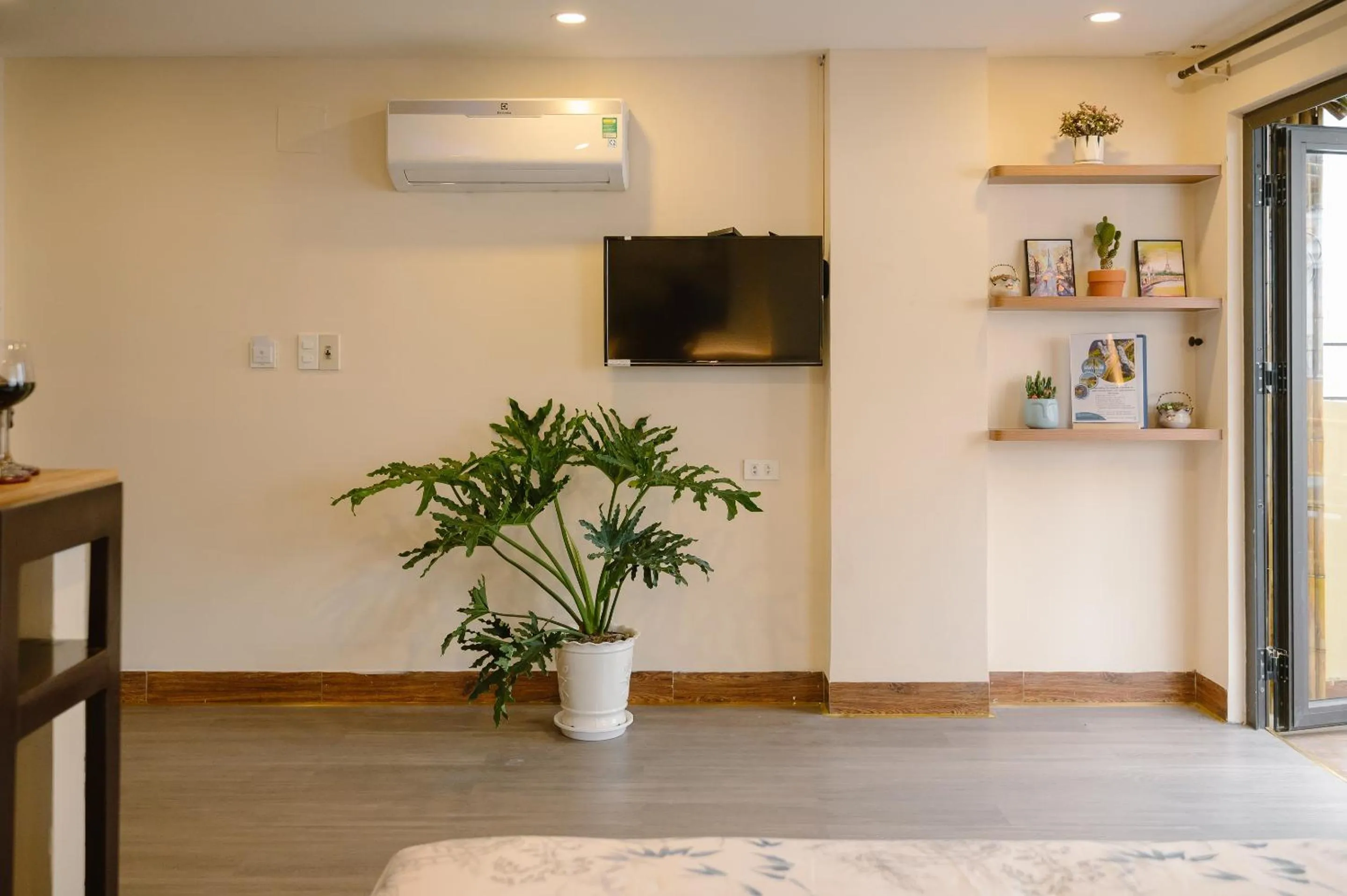 TV and multimedia in NALINI Hotel & Apartment