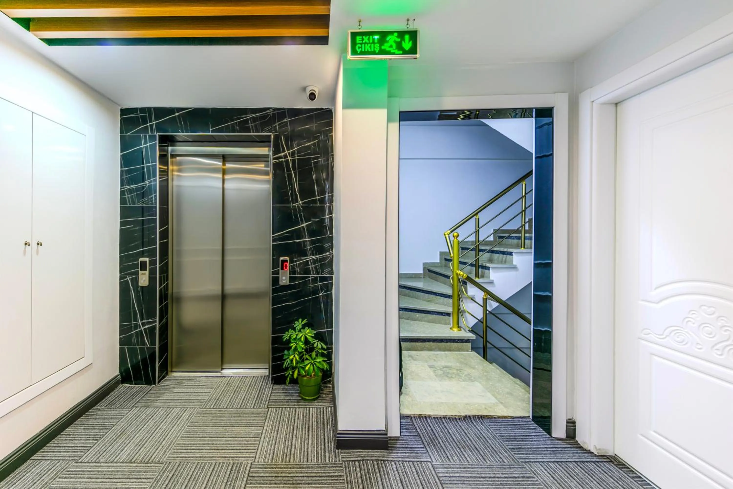 elevator in Med Life Hotel İstanbul Airport