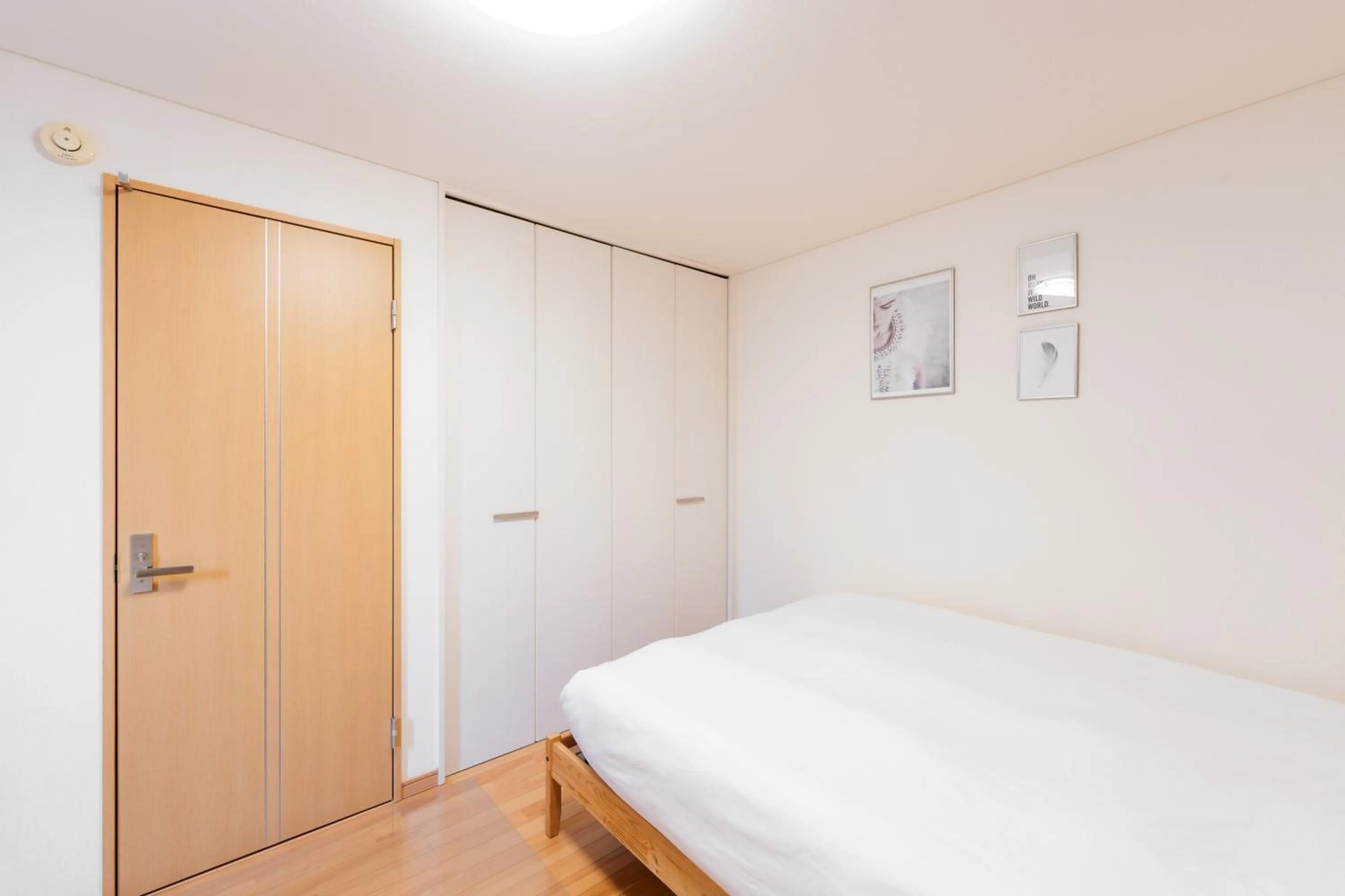 Bed in Higashi Shinjuku Modern house