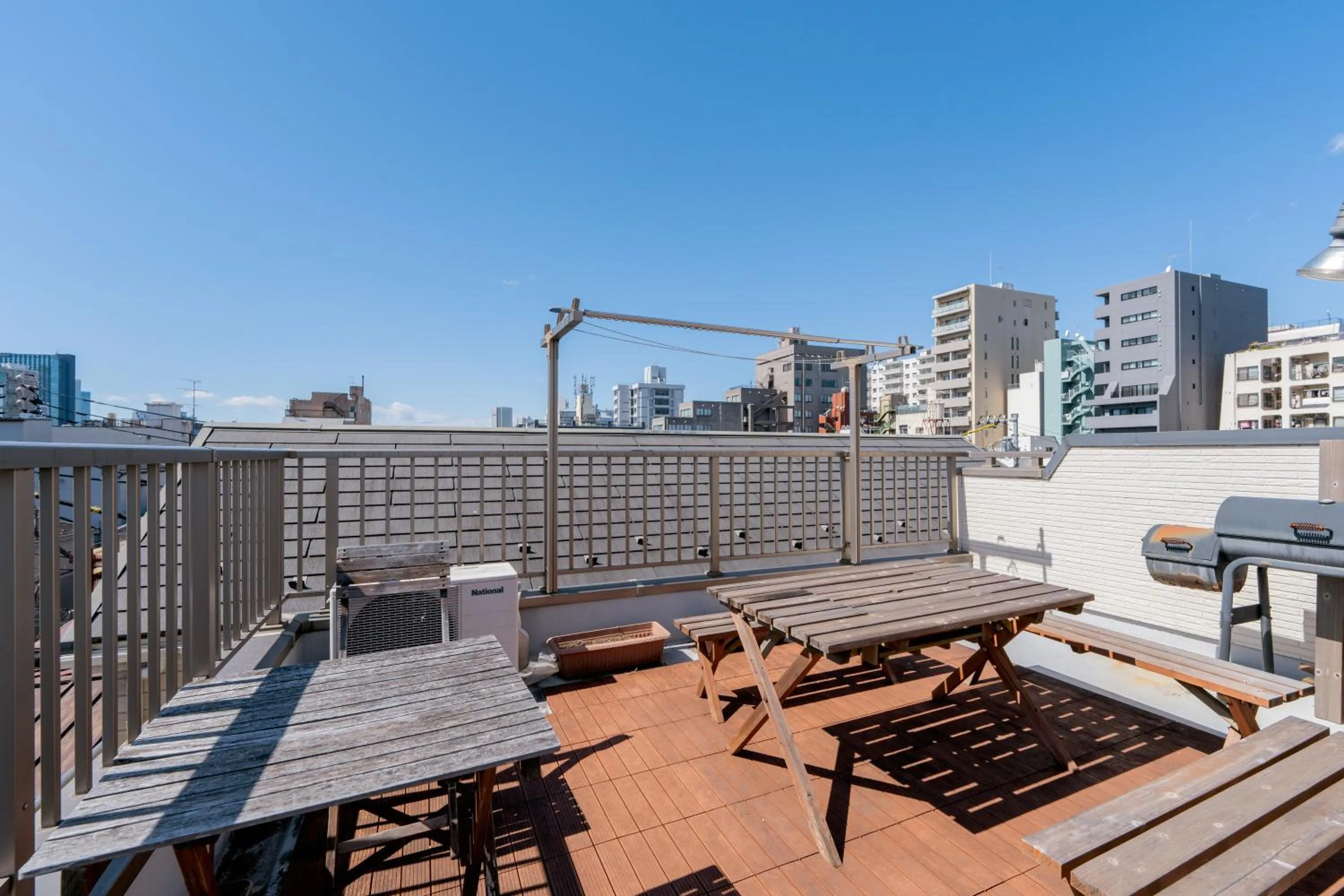 Day in Higashi Shinjuku Modern house