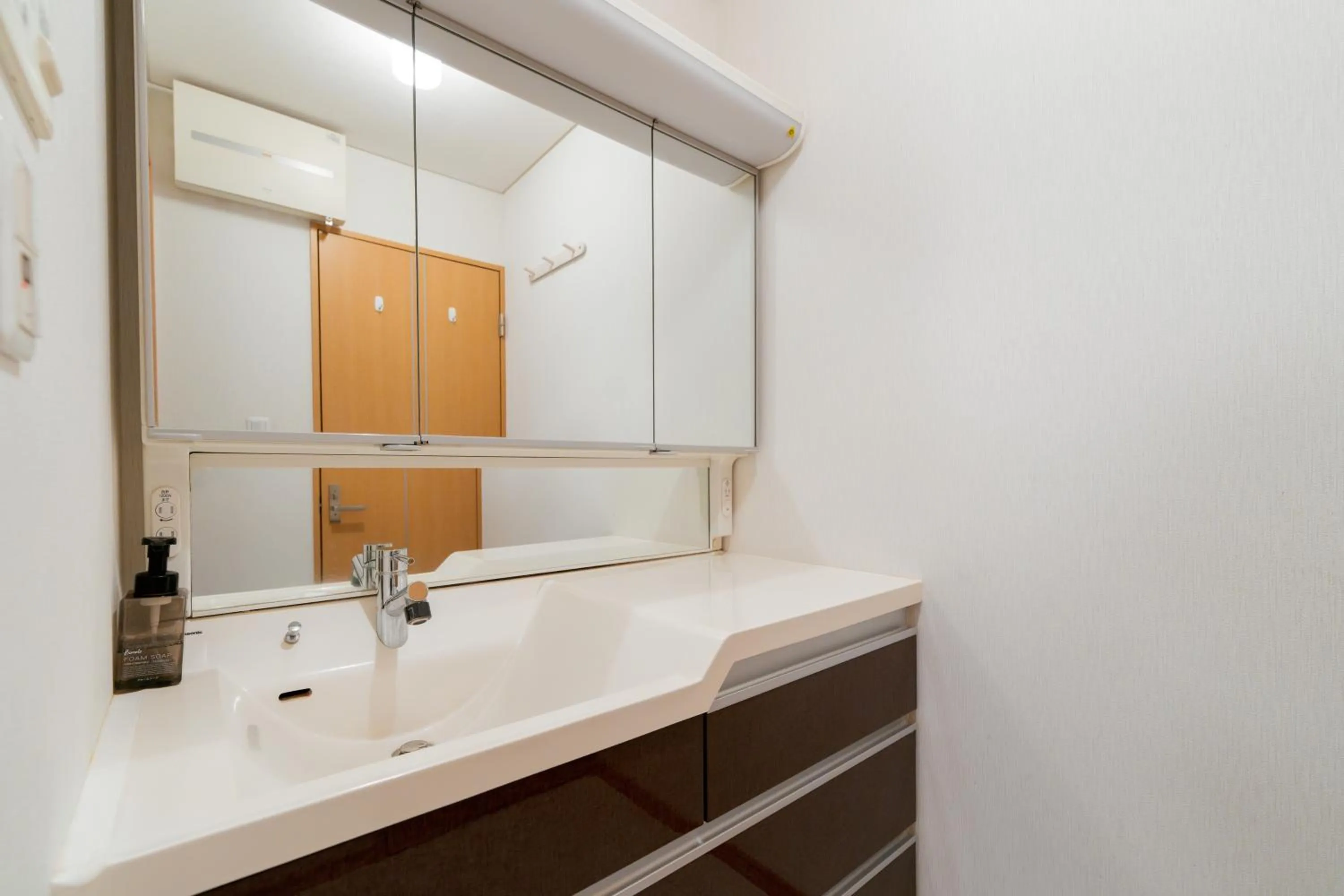 Bathroom in Higashi Shinjuku Modern house