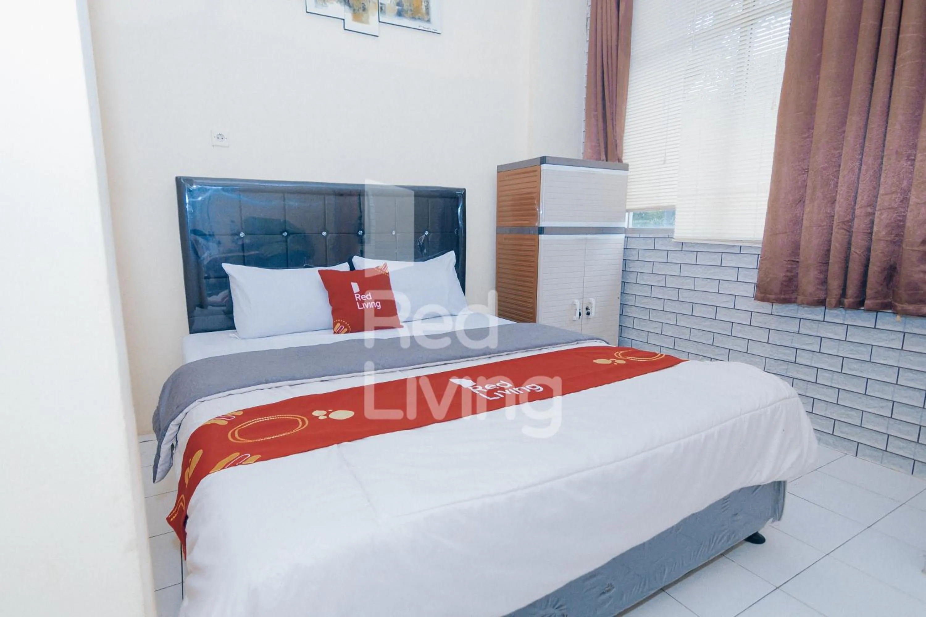 Bedroom, Bed in RedLiving Apartemen Emerald Hill - SR Rooms Tower Green