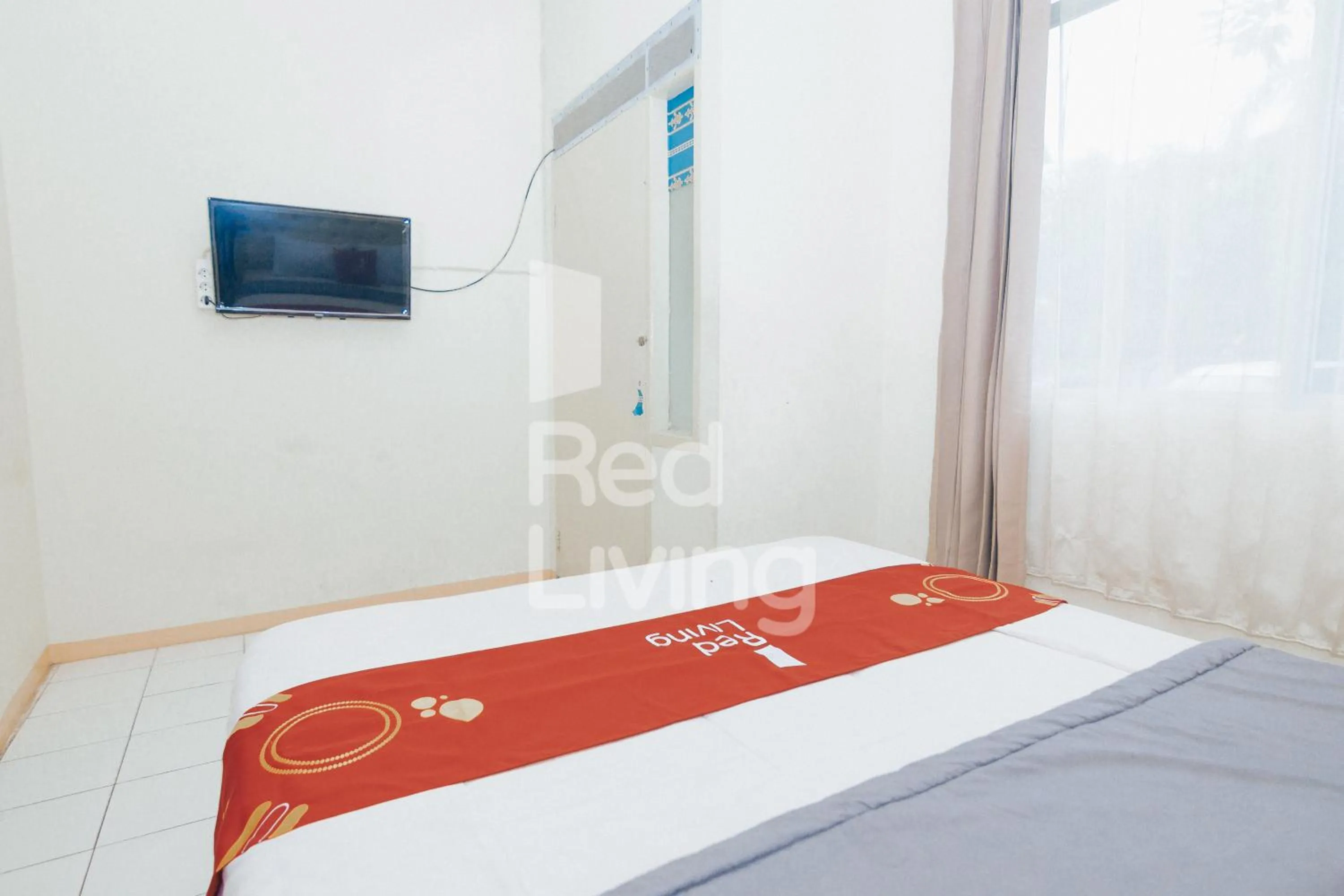 Bedroom, Bed in RedLiving Apartemen Emerald Hill - SR Rooms Tower Green