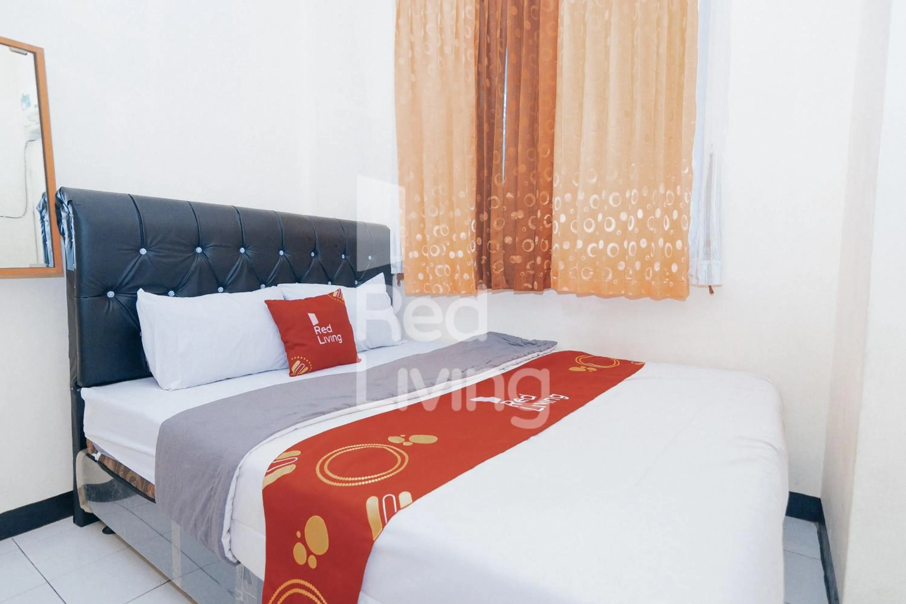 Bedroom, Bed in RedLiving Apartemen Emerald Hill - SR Rooms Tower Green