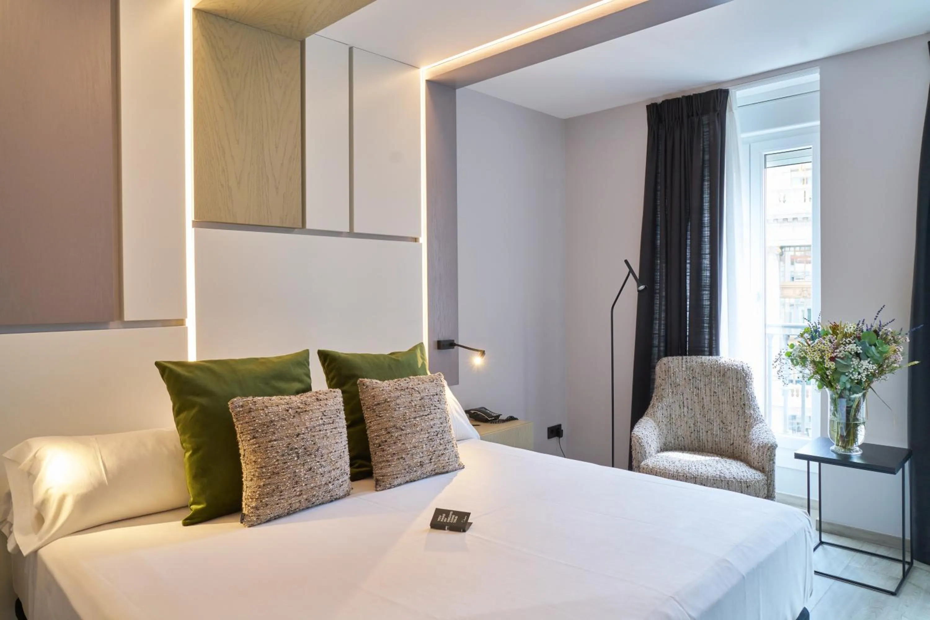 Bedroom, Bed in Hotel Regina