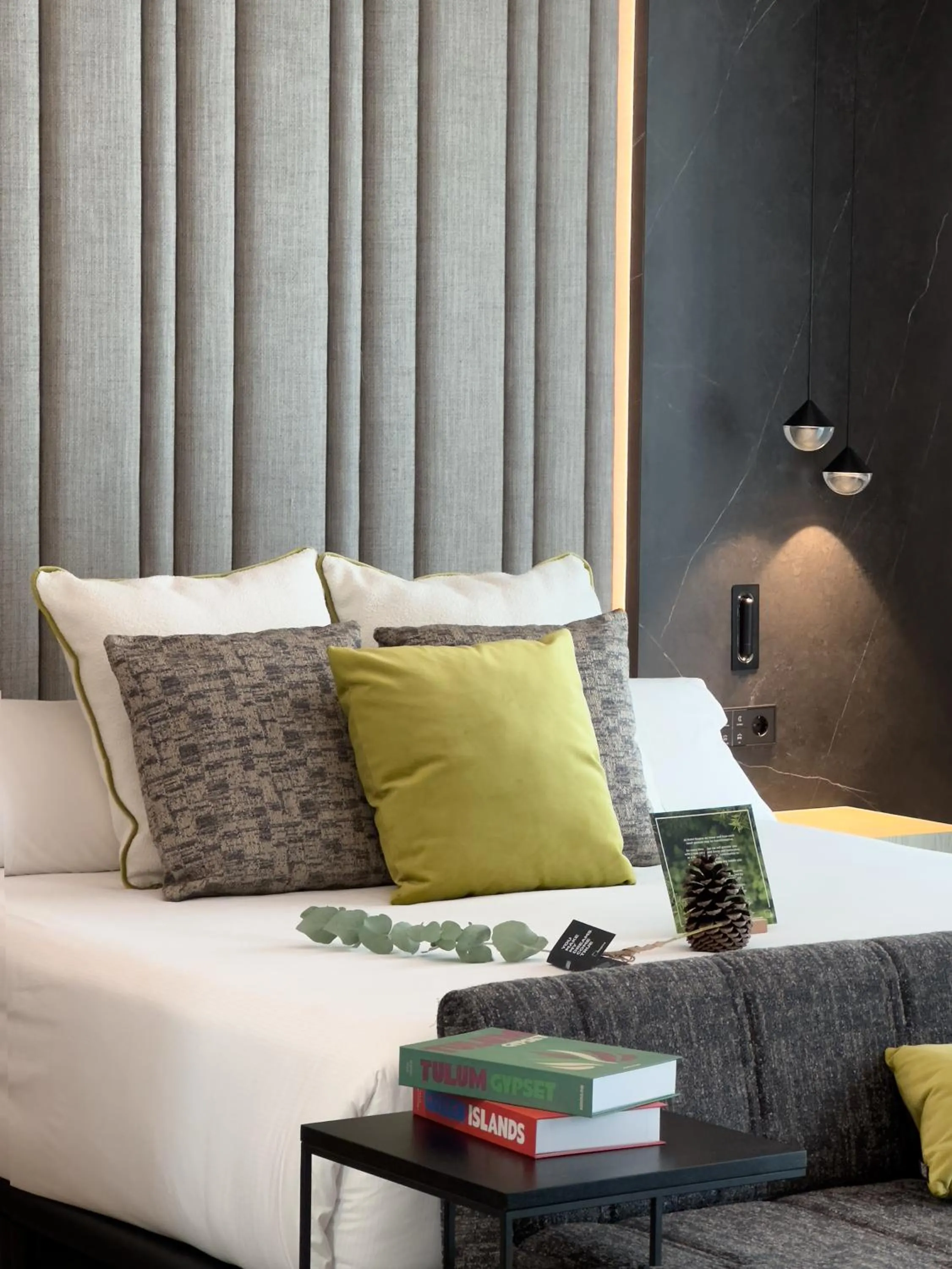 Bedroom, Bed in Hotel Regina