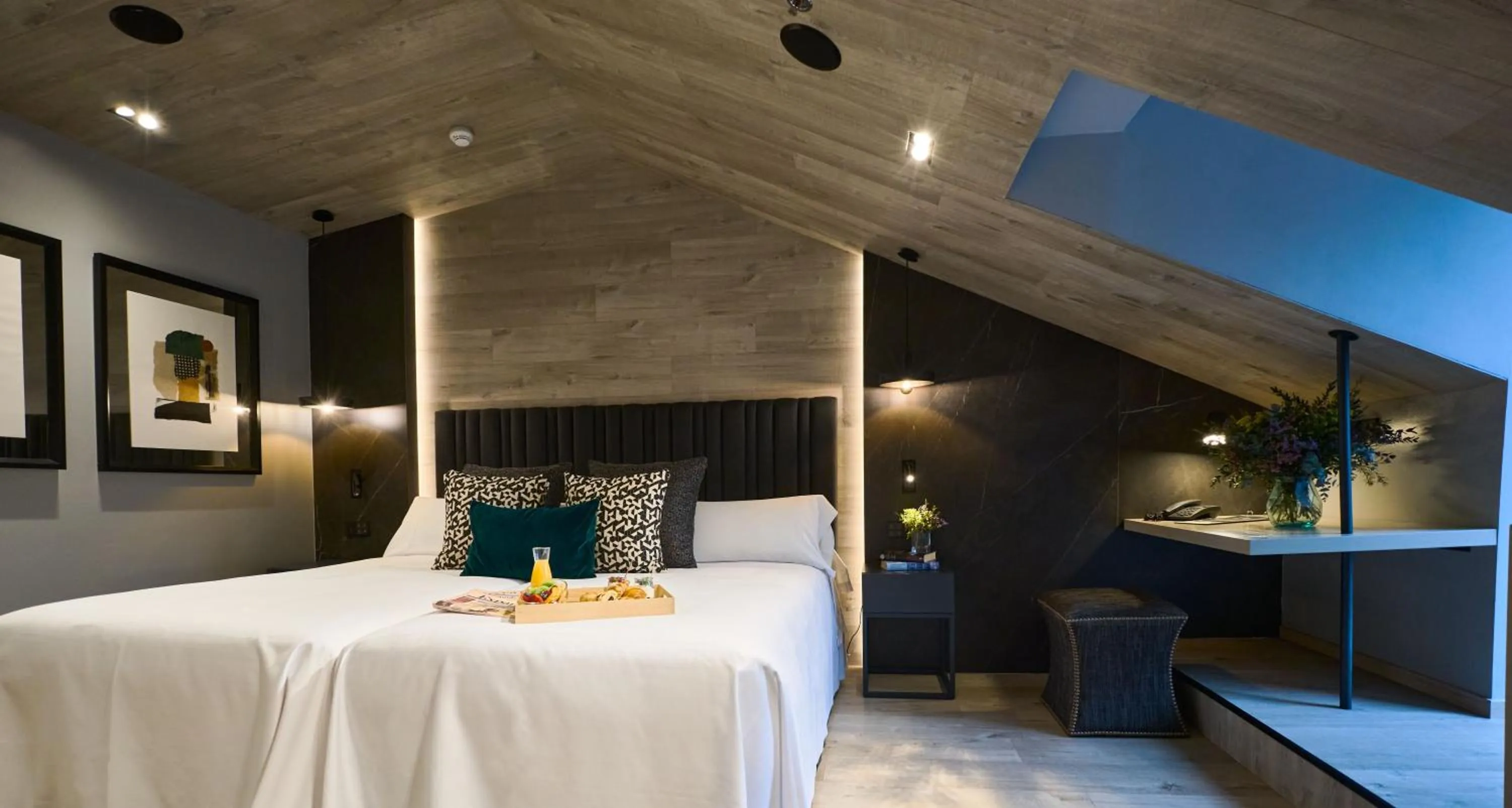 Bedroom, Bed in Hotel Regina