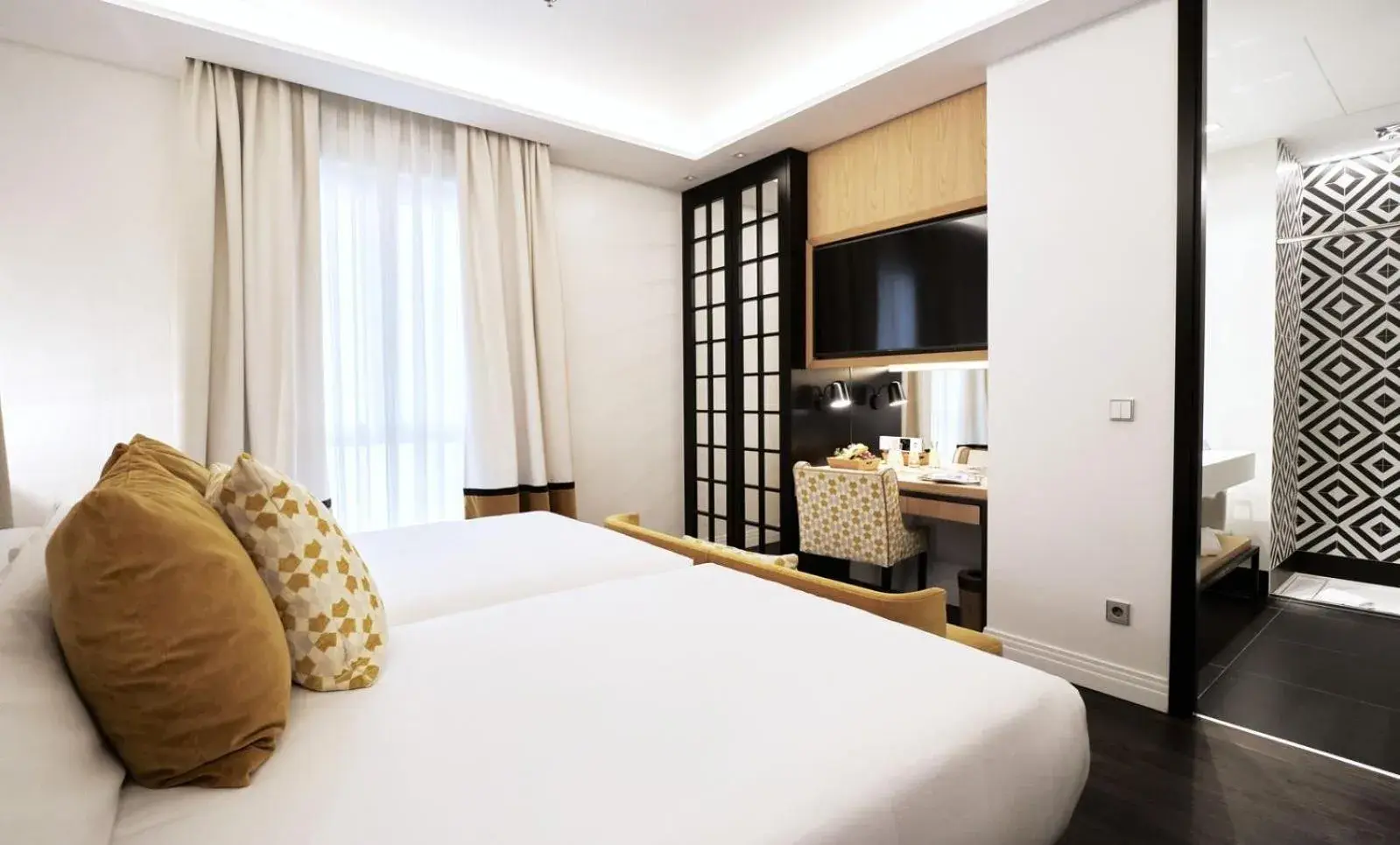 Interior Superior Room in Hotel Regina Interior Superior Room in Hotel Regina