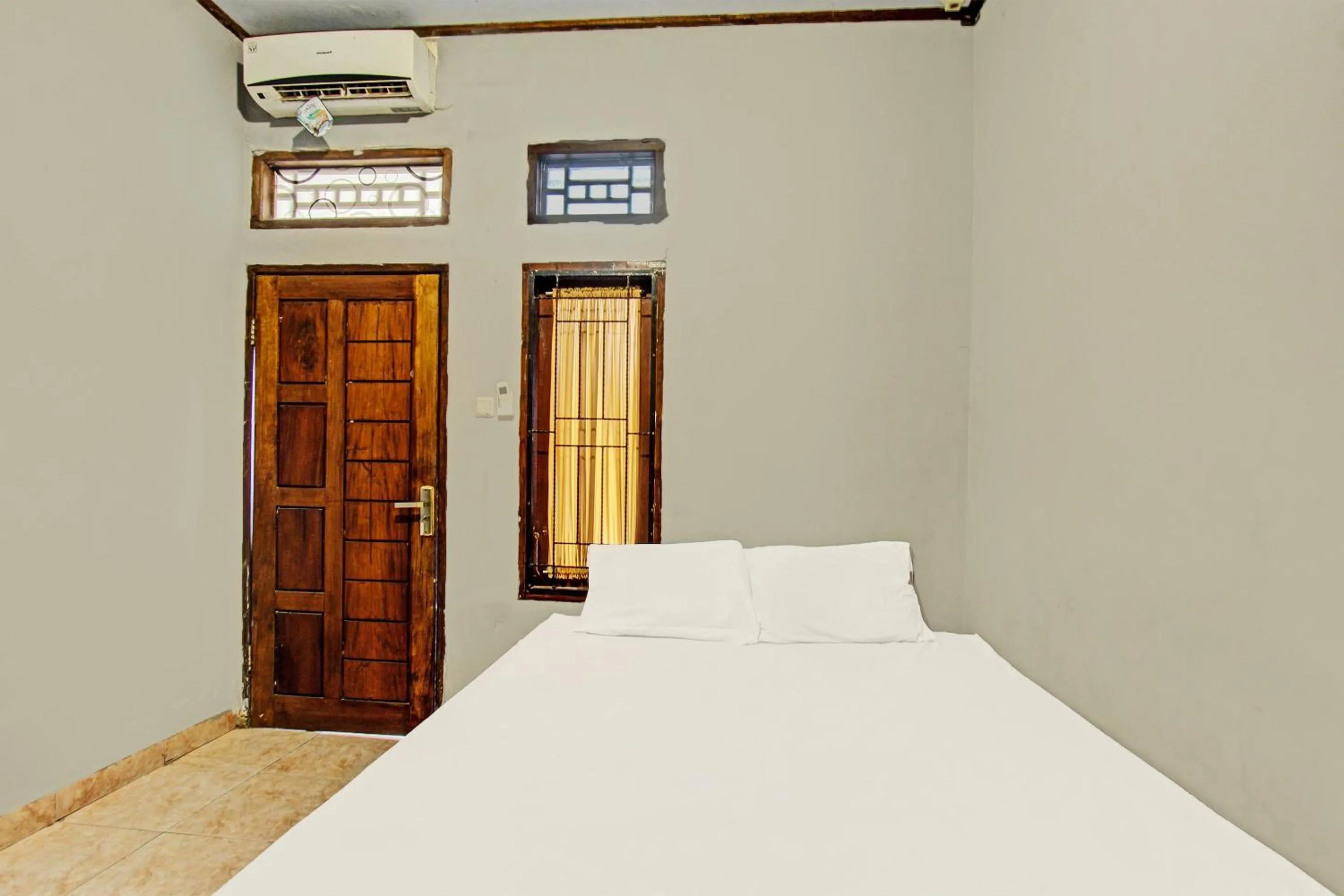 Bedroom, Bed in Hotel O Diwi Homestay