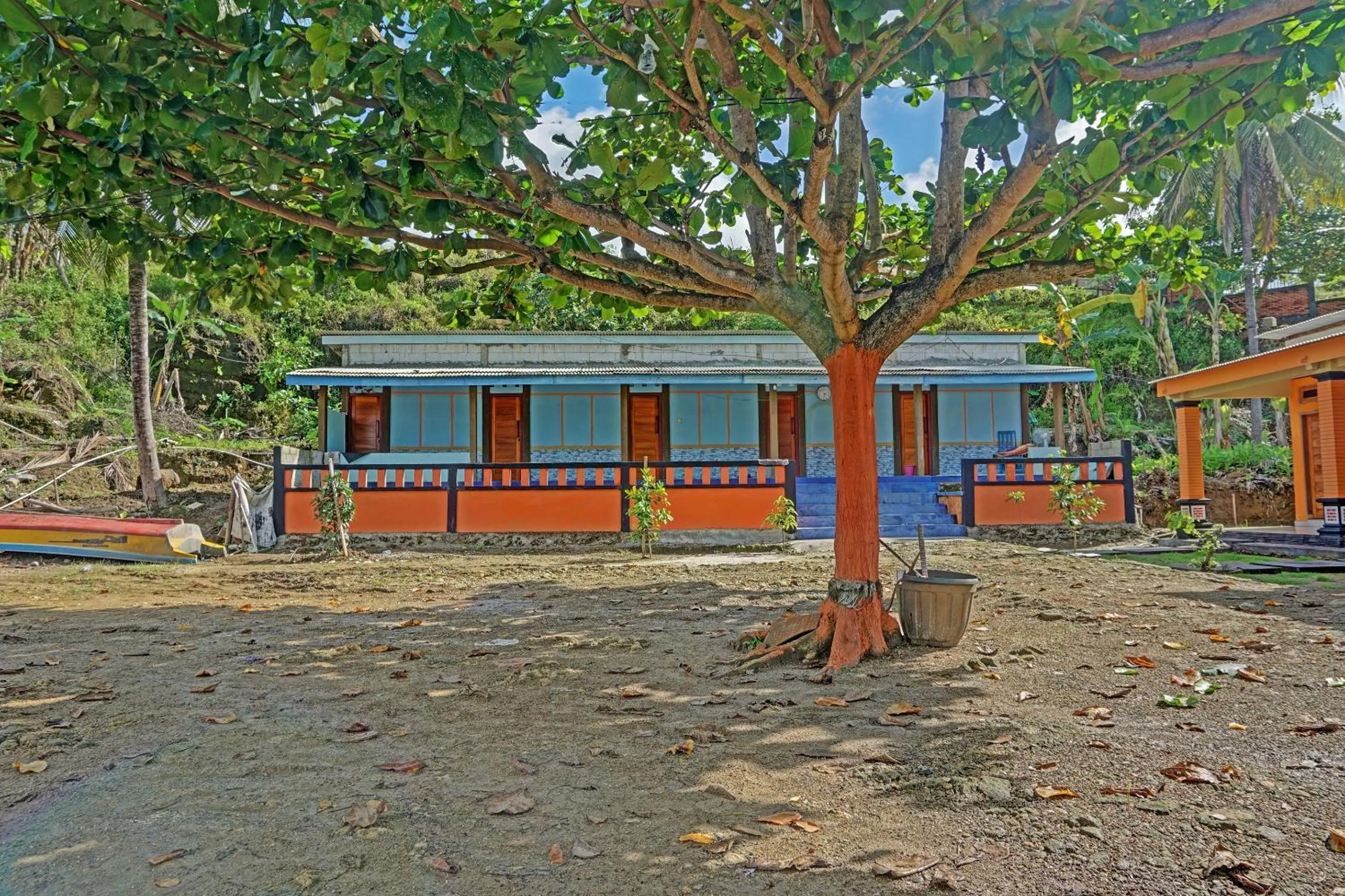 Lobby or reception in OYO Life 91988 Azka Homestay Klayar