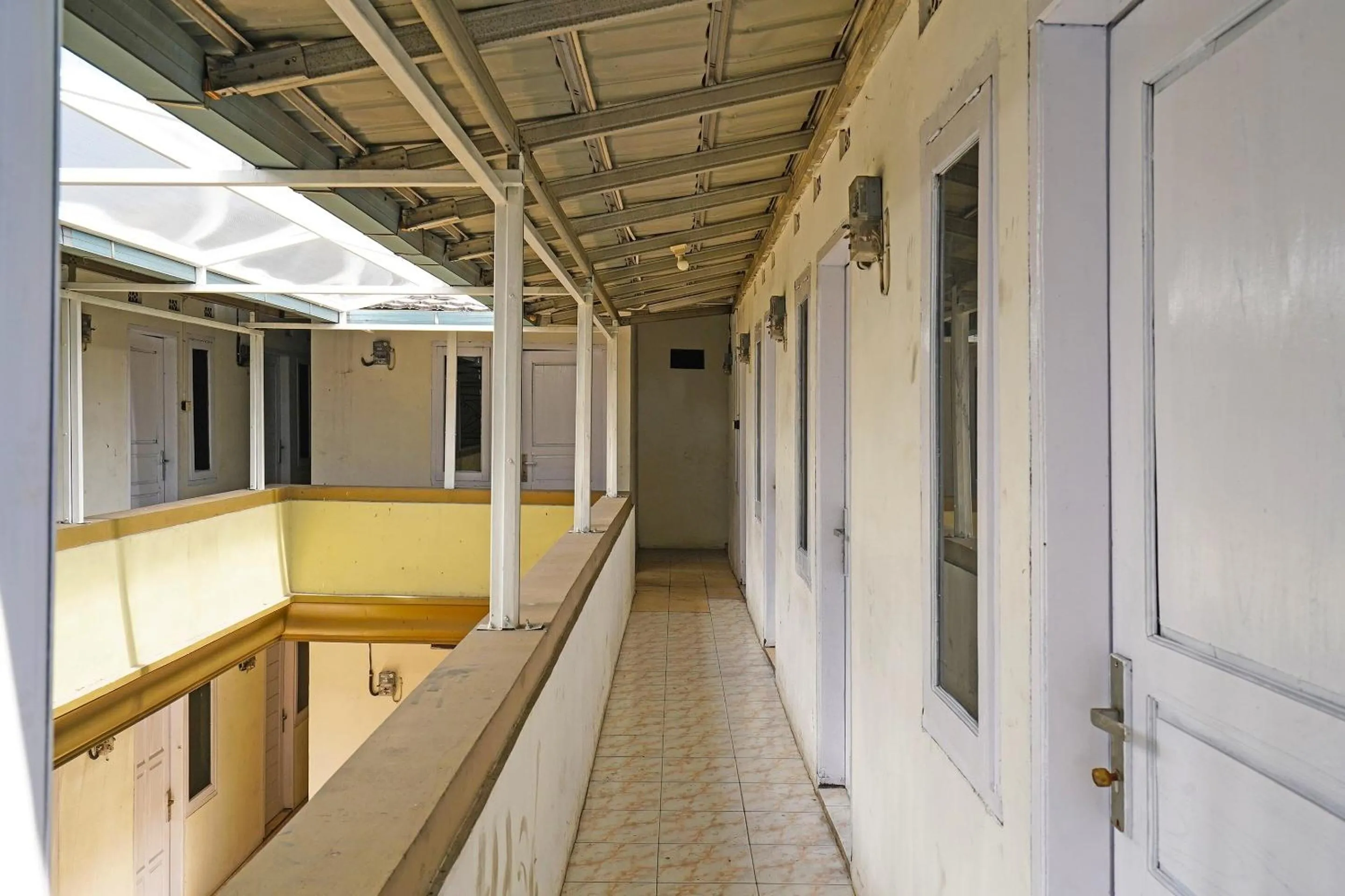 Lobby or reception in SPOT ON 91993 Pondok Hs Padalarang Syariah