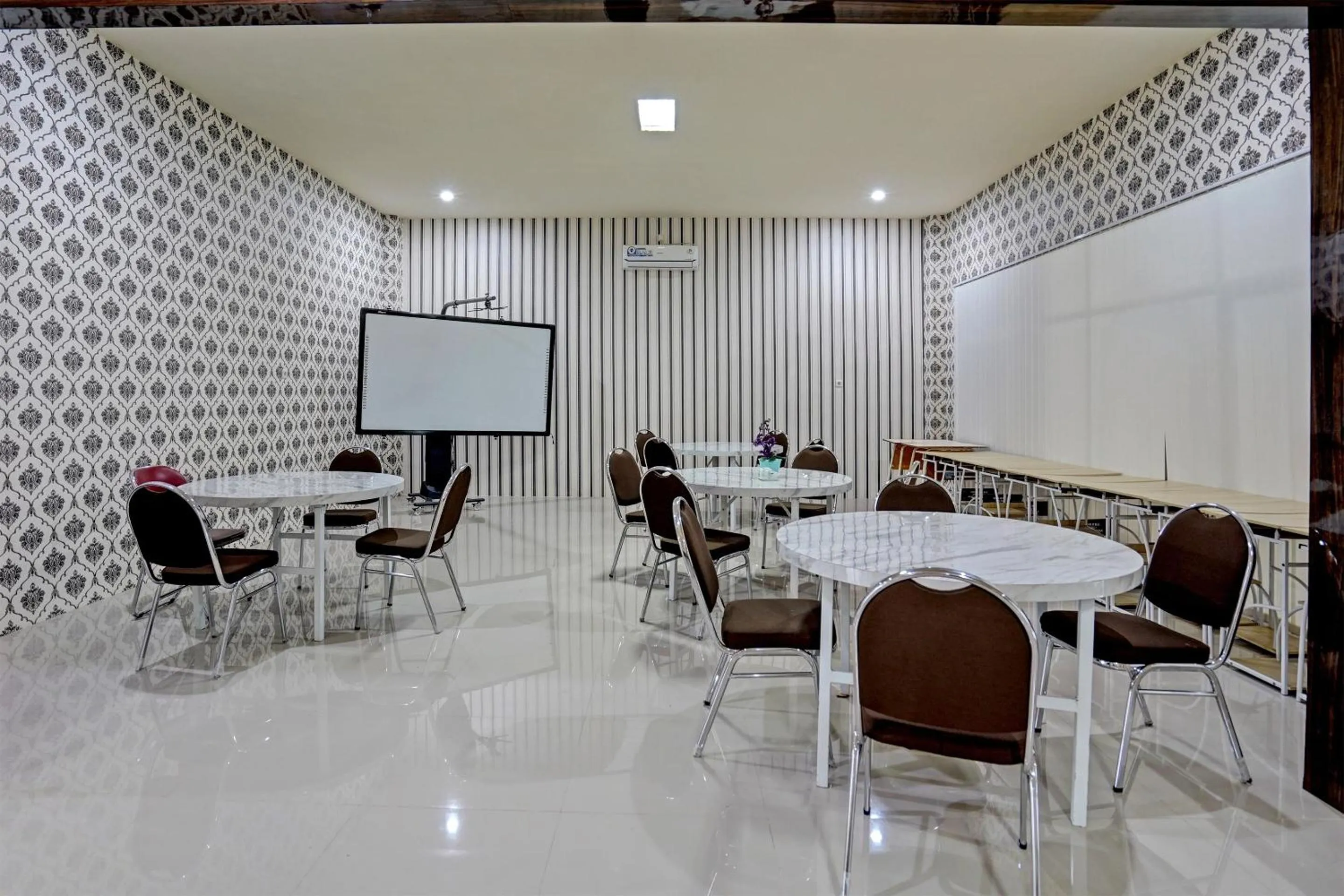 Lobby or reception in OYO 91997 Edhotel Smk Models Syariah