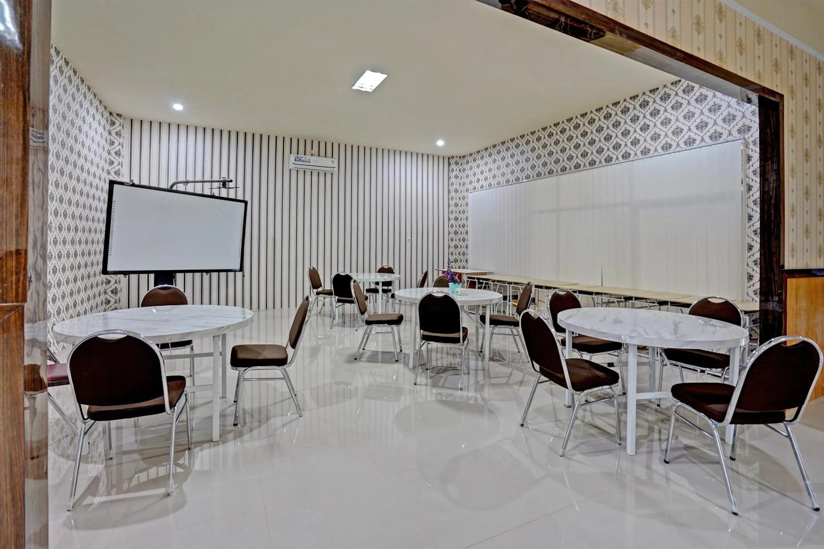 Lobby or reception in OYO 91997 Edhotel Smk Models Syariah
