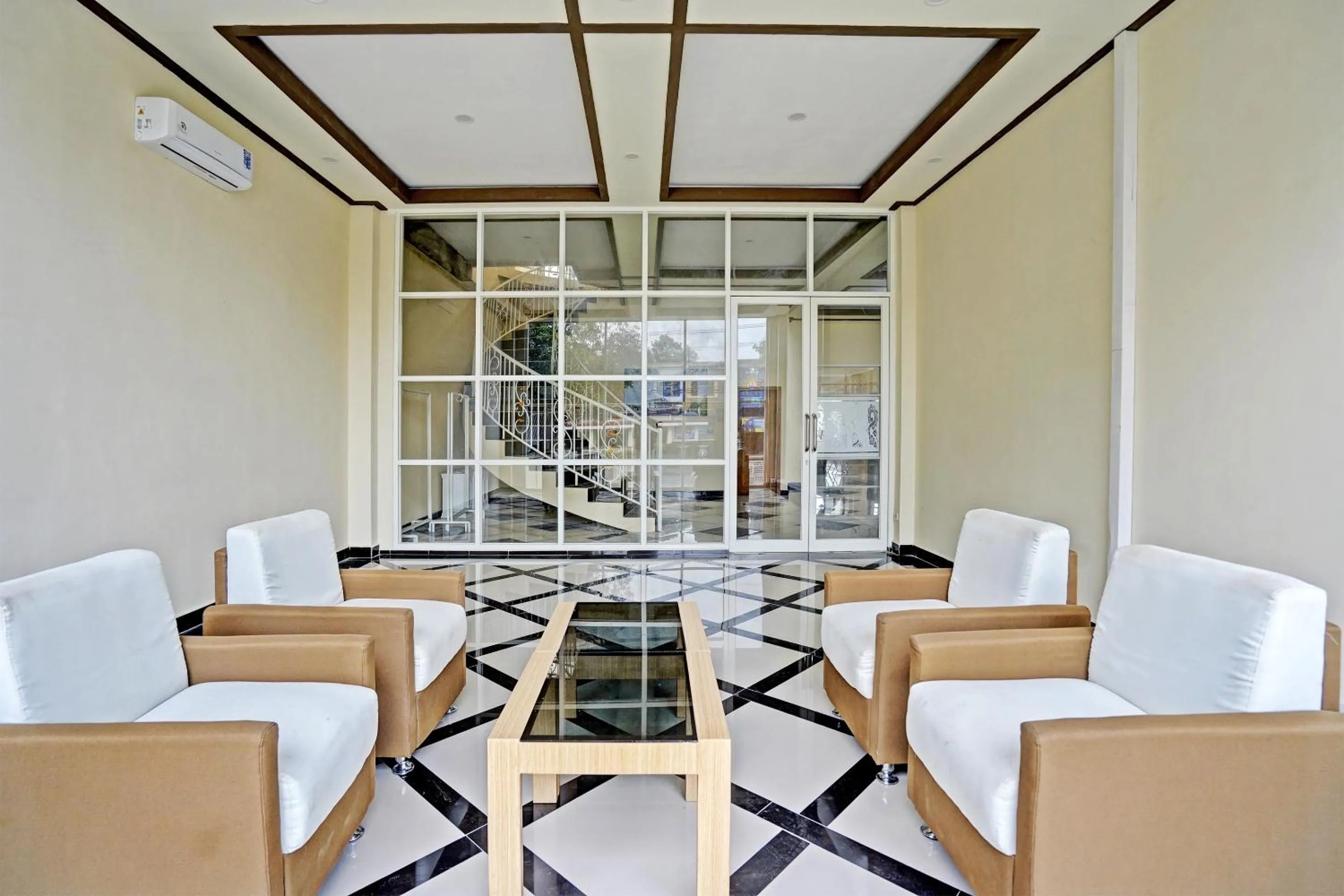 Lobby or reception in OYO 91997 Edhotel Smk Models Syariah