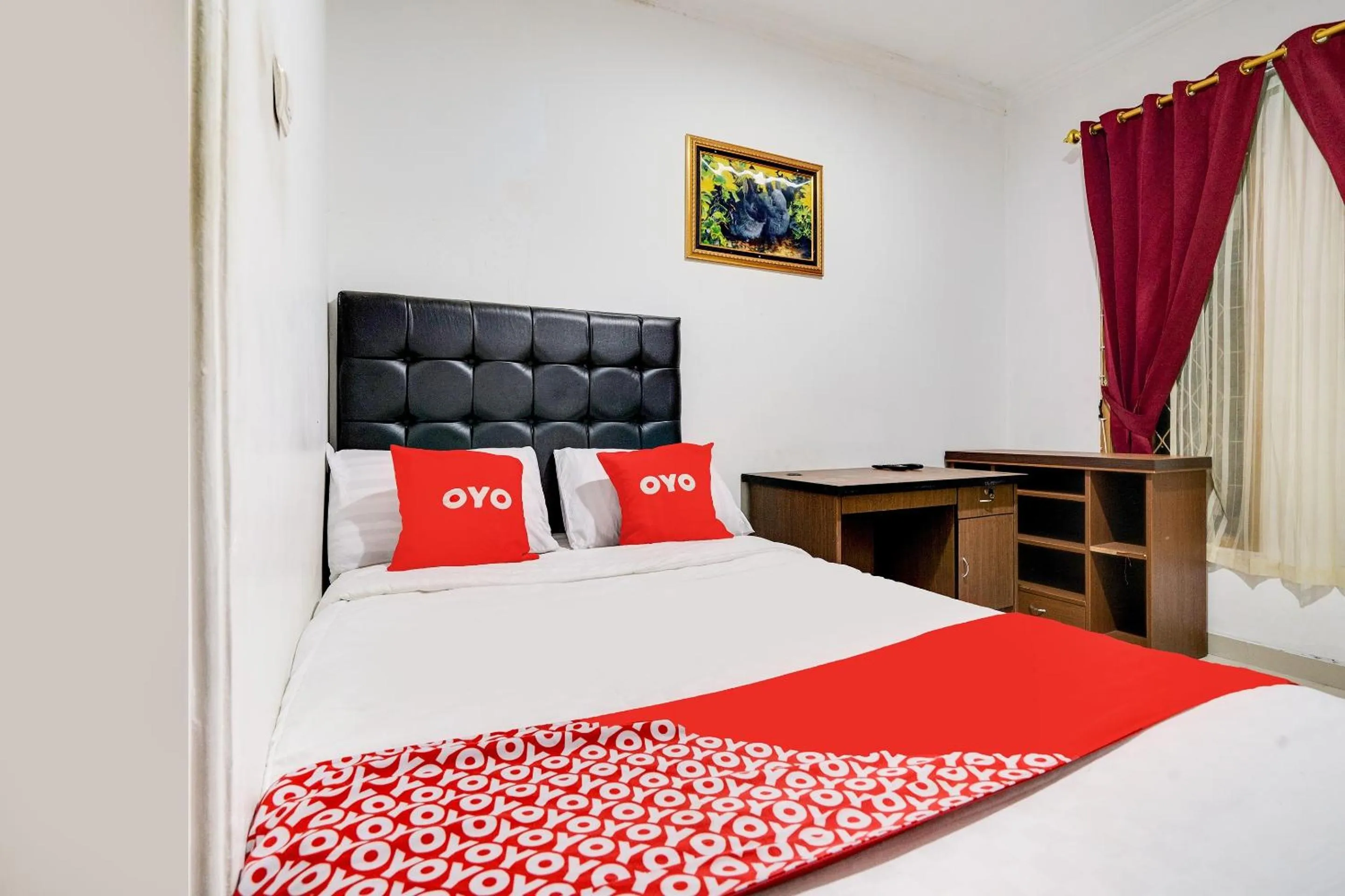 Bedroom, Bed in OYO Life 91994 Sawerigading Jatinangor Syariah