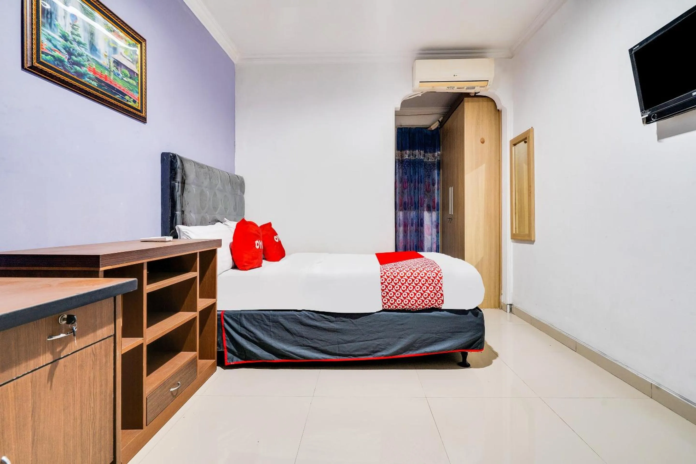 Bedroom, Bed in OYO Life 91994 Sawerigading Jatinangor Syariah