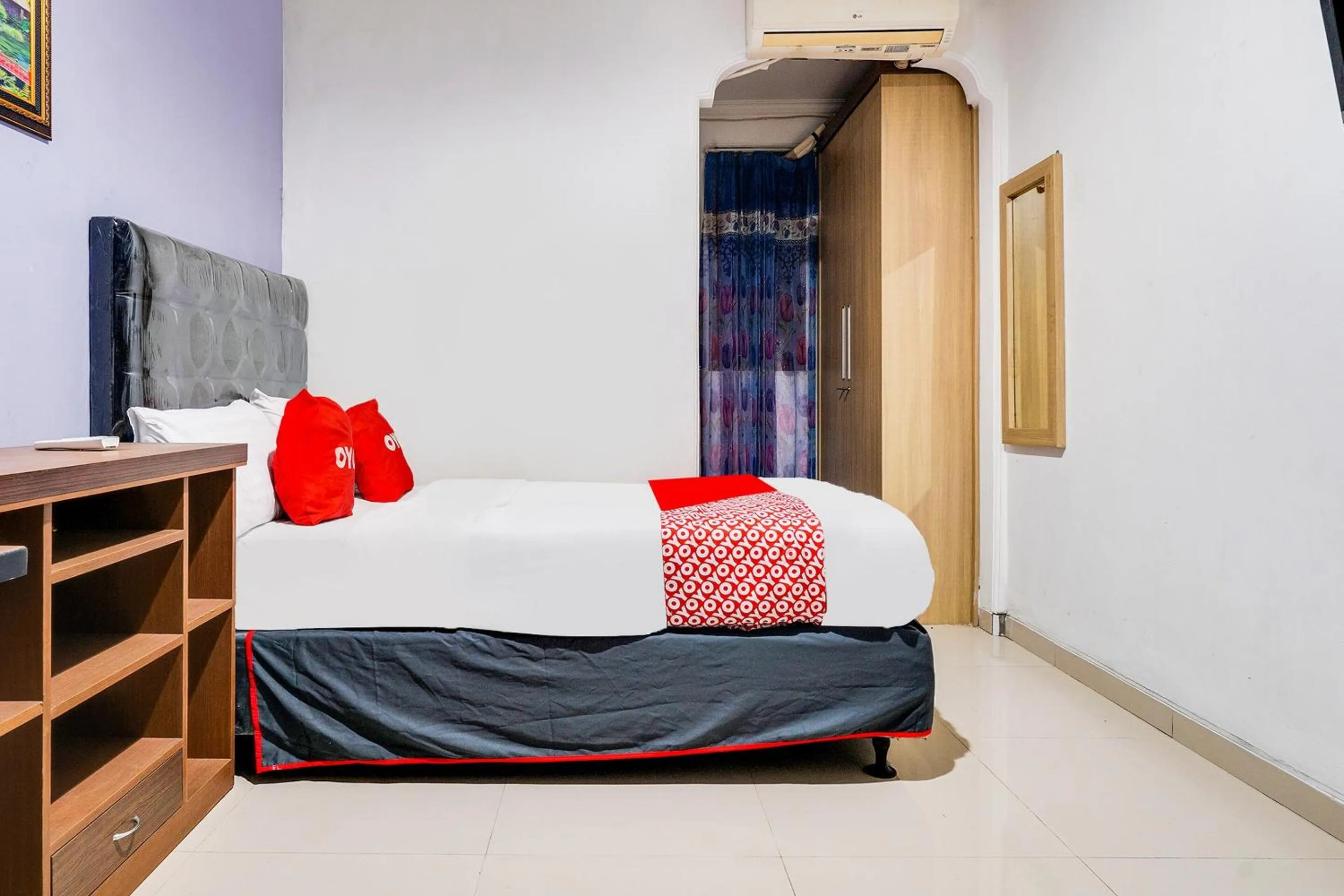 Bedroom, Bed in OYO Life 91994 Sawerigading Jatinangor Syariah