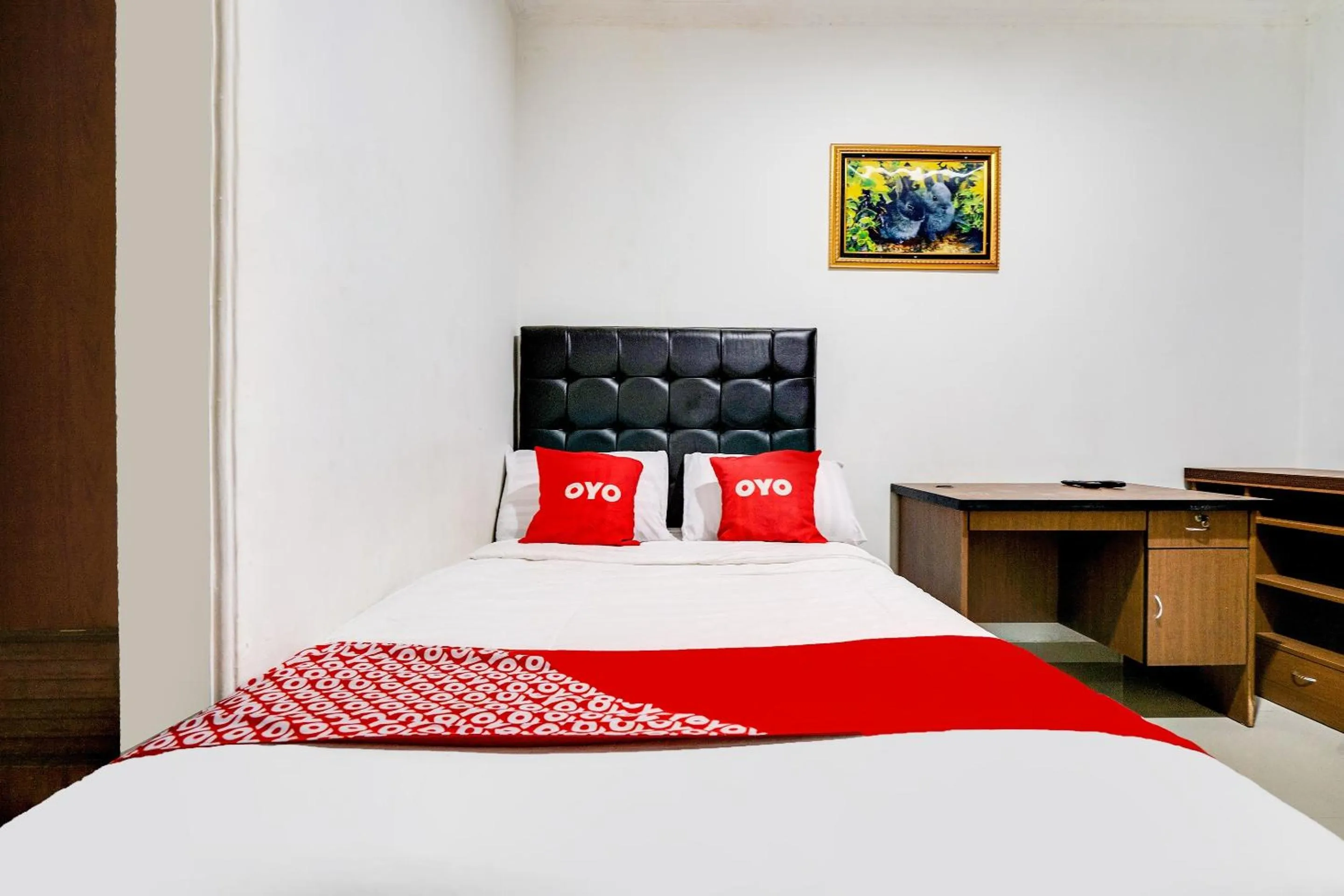 Bedroom, Bed in OYO Life 91994 Sawerigading Jatinangor Syariah