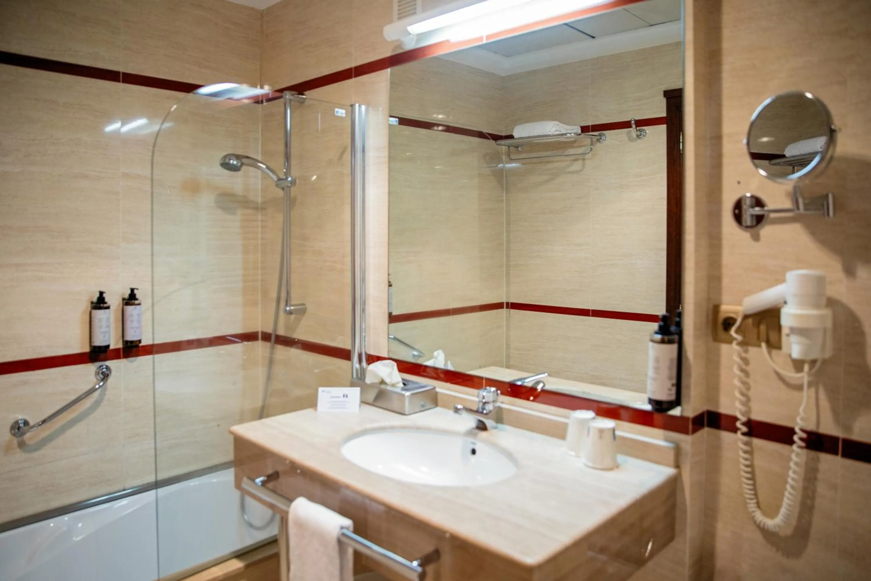 Bathroom in Gran Hotel de Ferrol