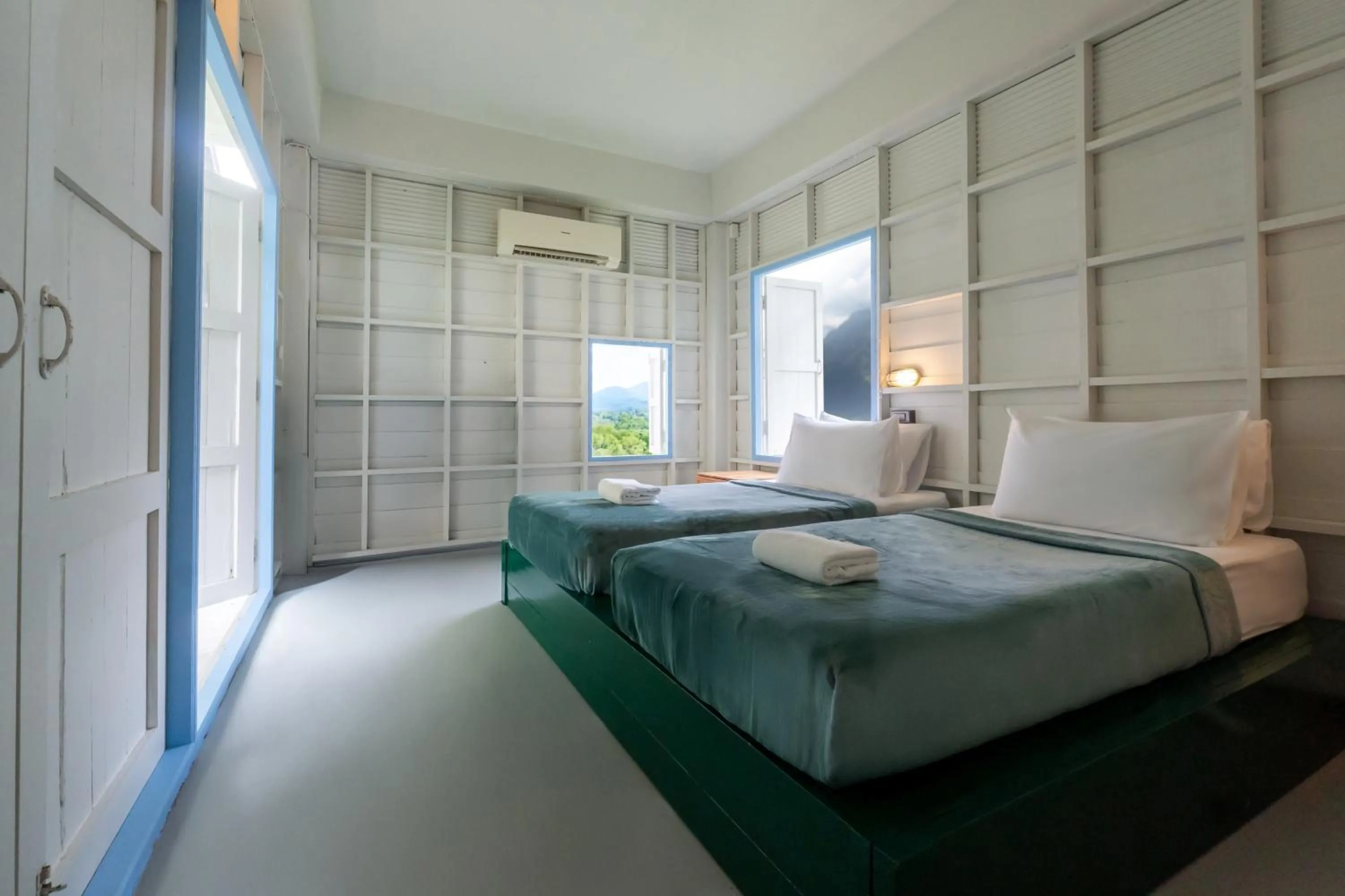 air conditioner, Bed in Slumber Resort Koh Chang