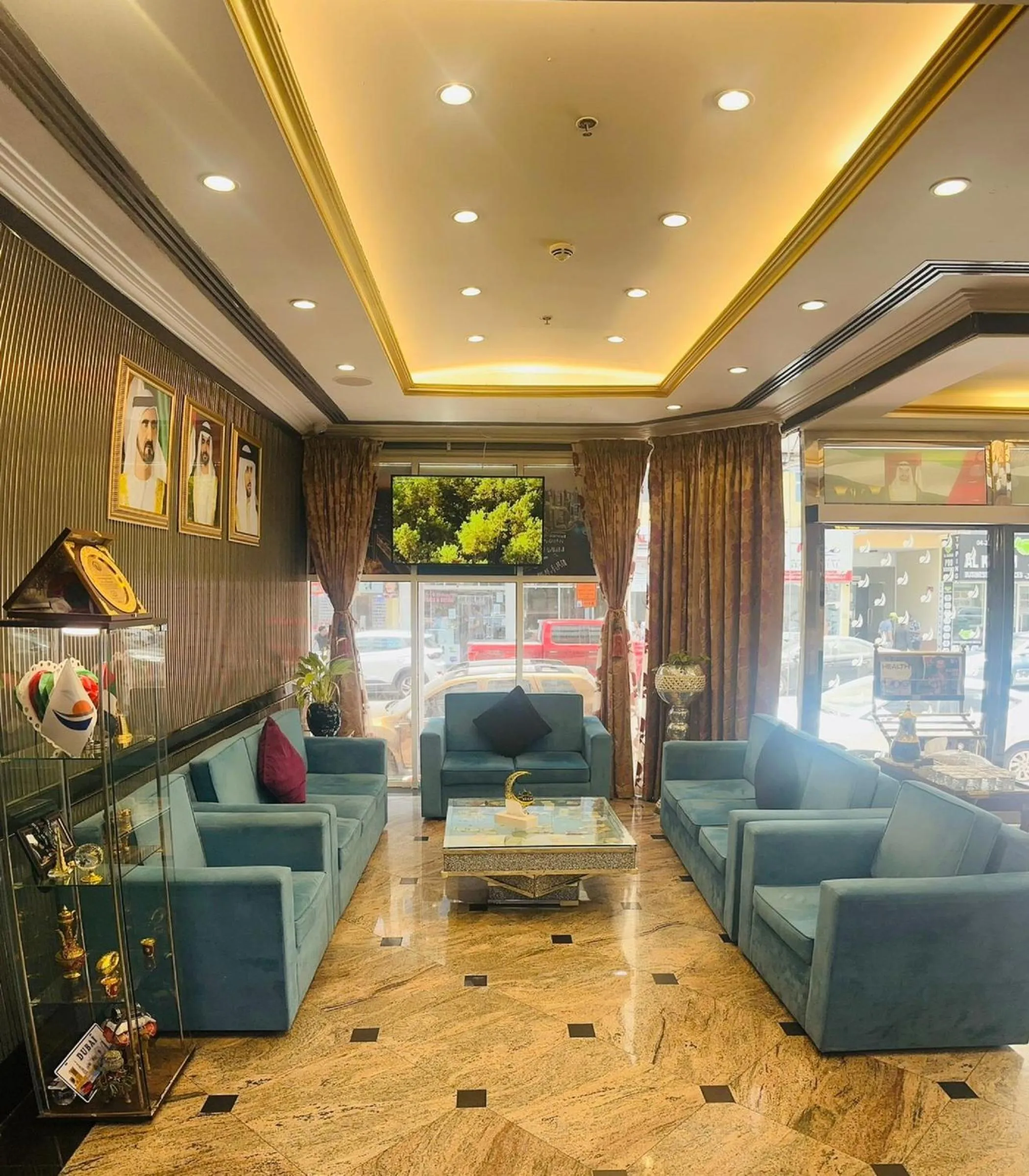 Food in NEW CALIFORNIA HOTEL