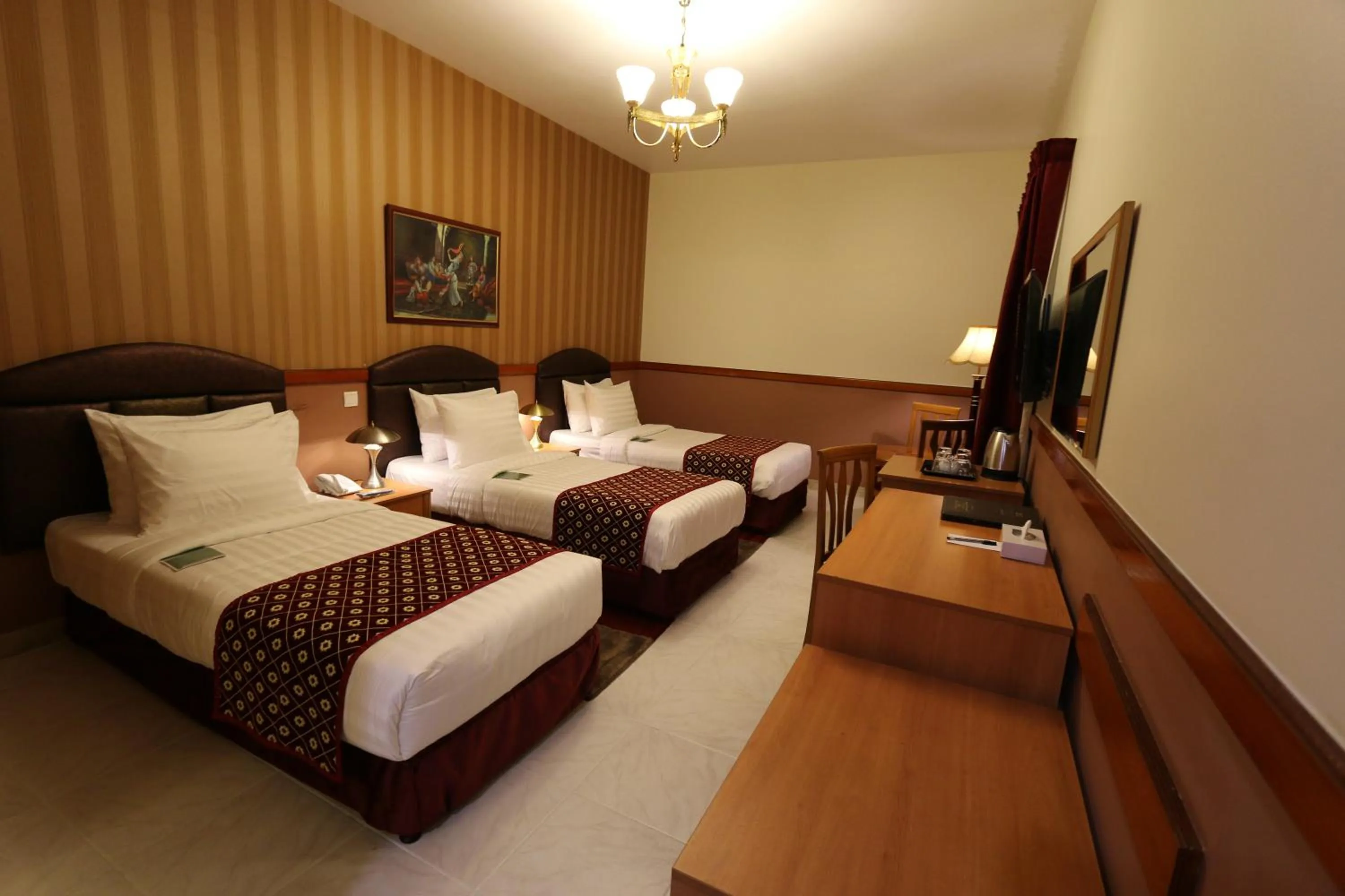 Bedroom, Bed in NEW CALIFORNIA HOTEL