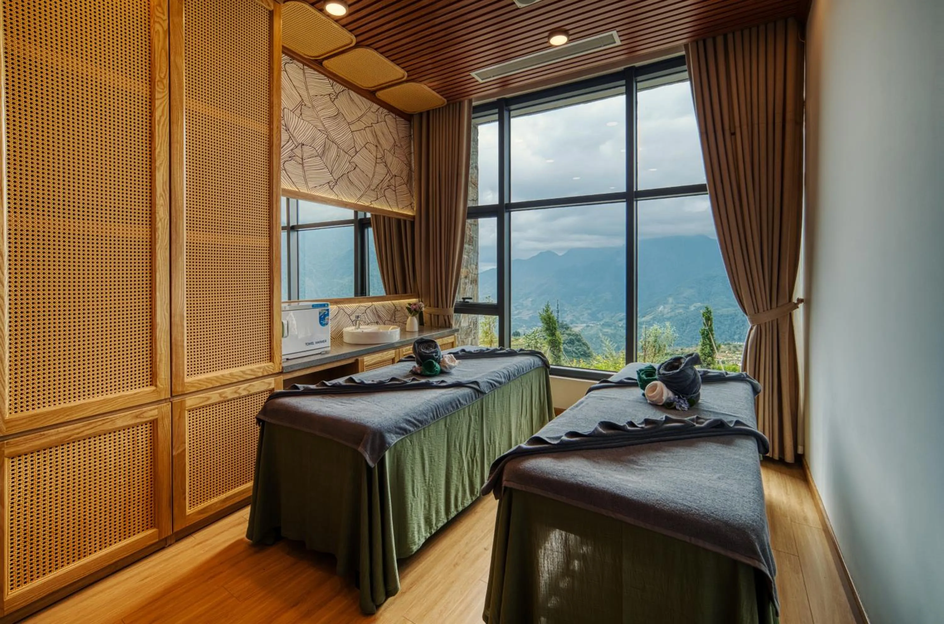 Spa and wellness centre/facilities, Bed in Lady Hill Sapa Resort