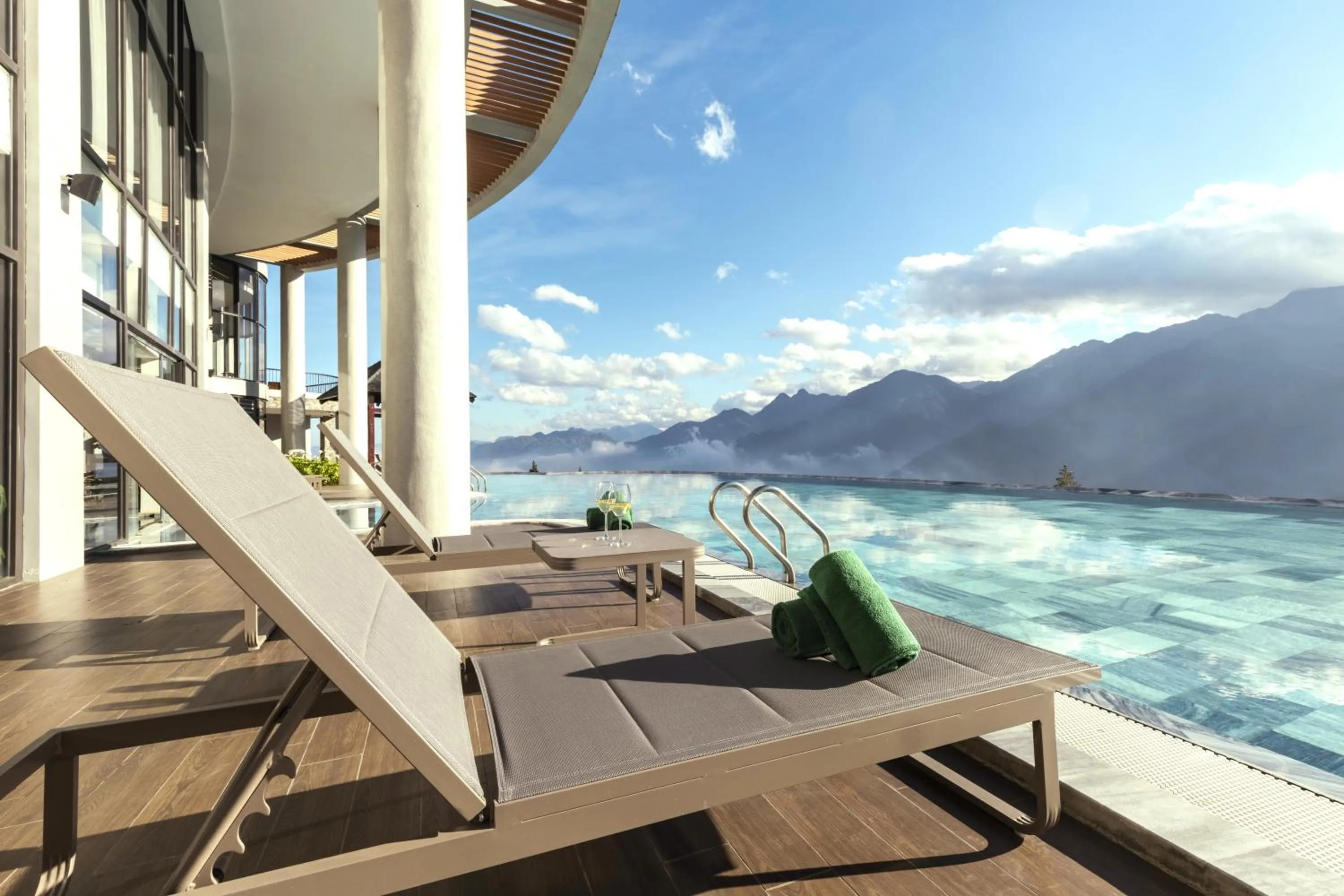 Swimming pool in Lady Hill Sapa Resort