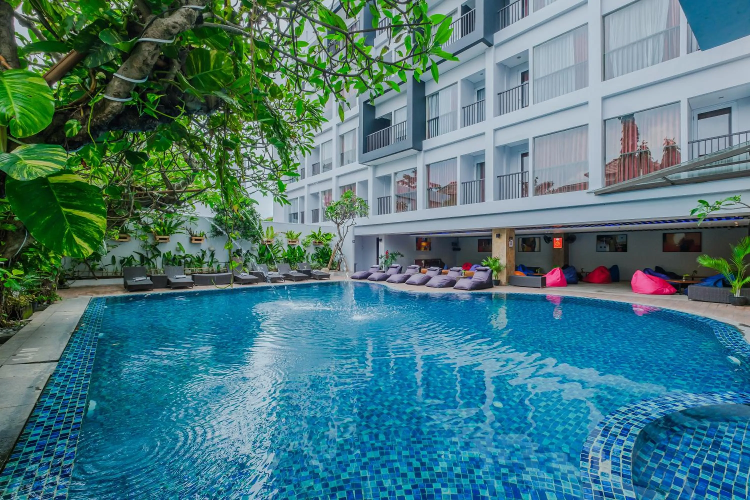 Swimming pool in Brits Hotel Legian