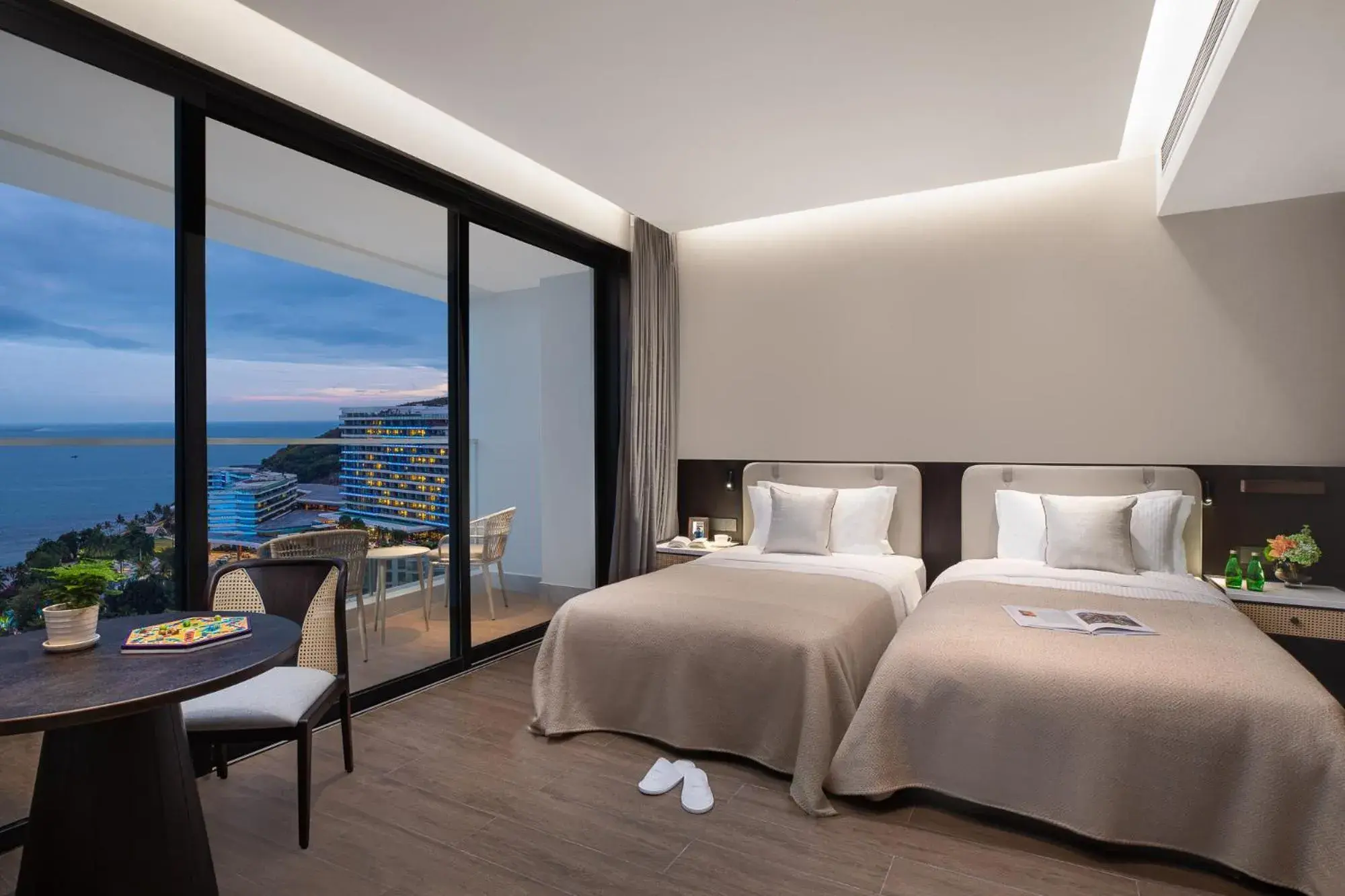 Two-Bedroom Deluxe Seaview in Ascott Dadonghai Bay Sanya Two-Bedroom Deluxe Seaview in Ascott Dadonghai Bay Sanya