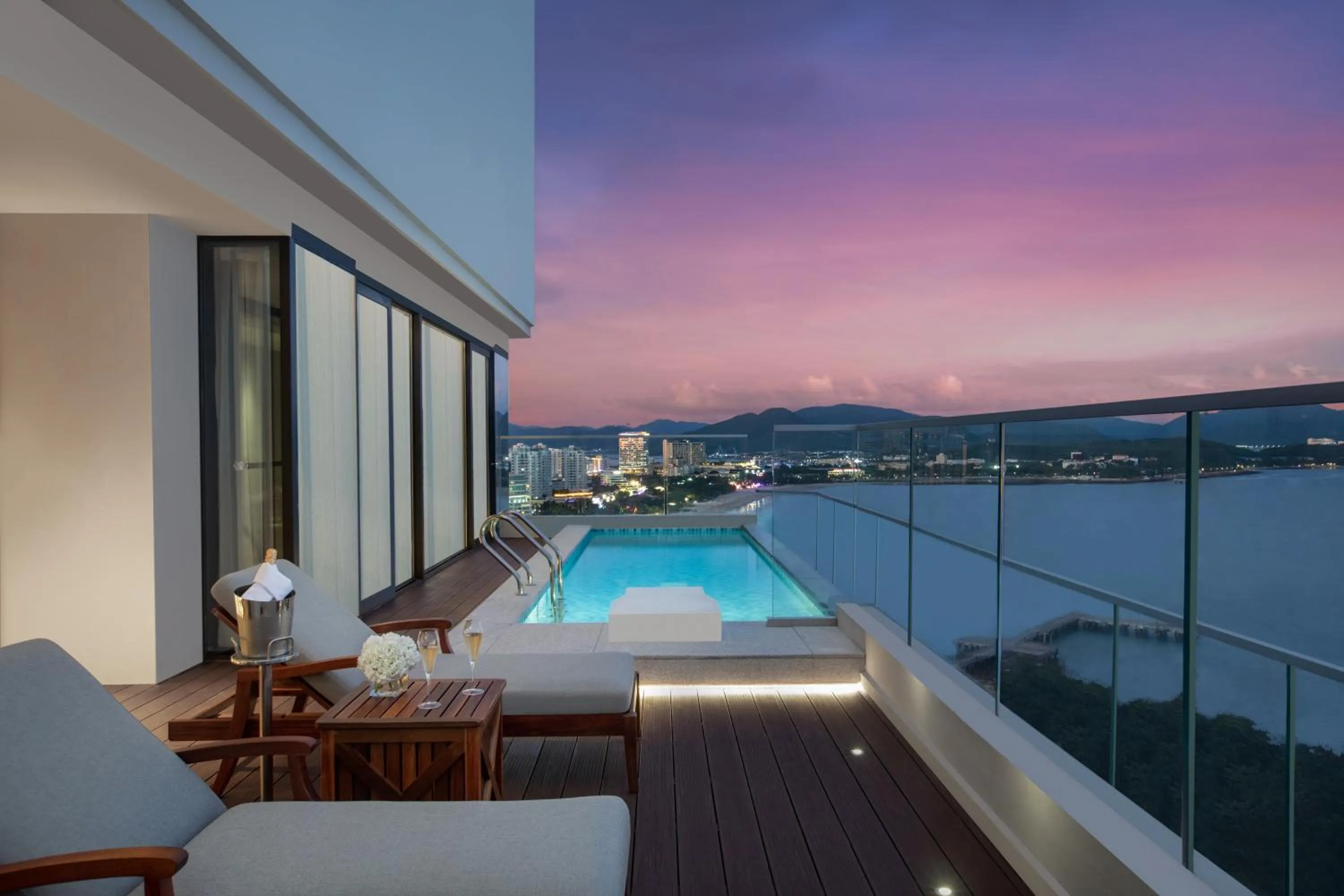 Balcony/Terrace in Ascott Dadonghai Bay Sanya