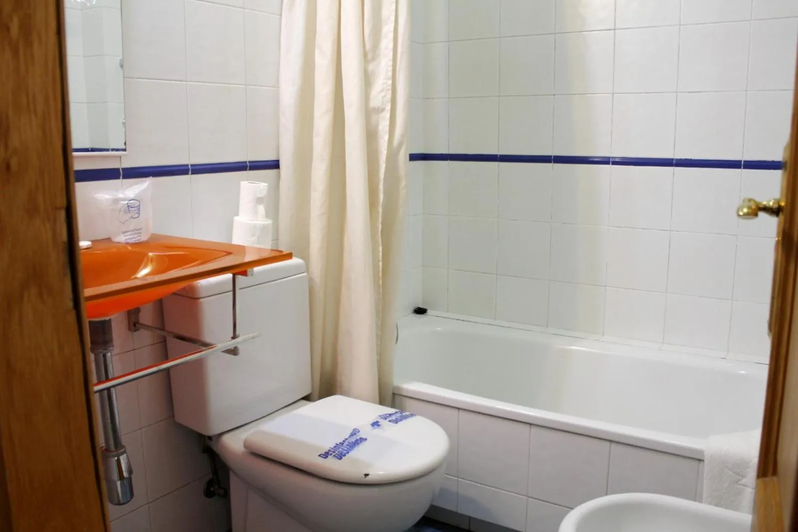 Toilet in Hotel Hórreo by Bossh! Hotels