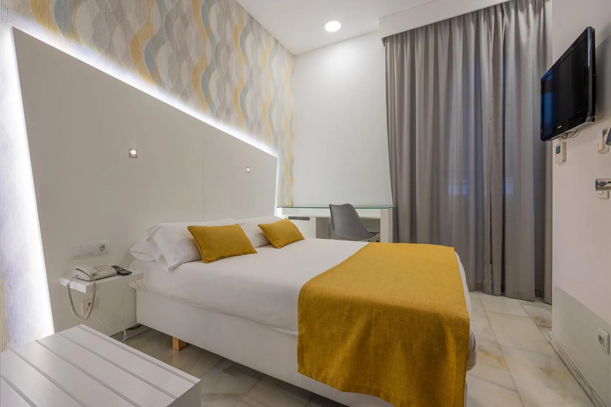 Bedroom, Bed in Atarazanas Málaga Boutique Hotel