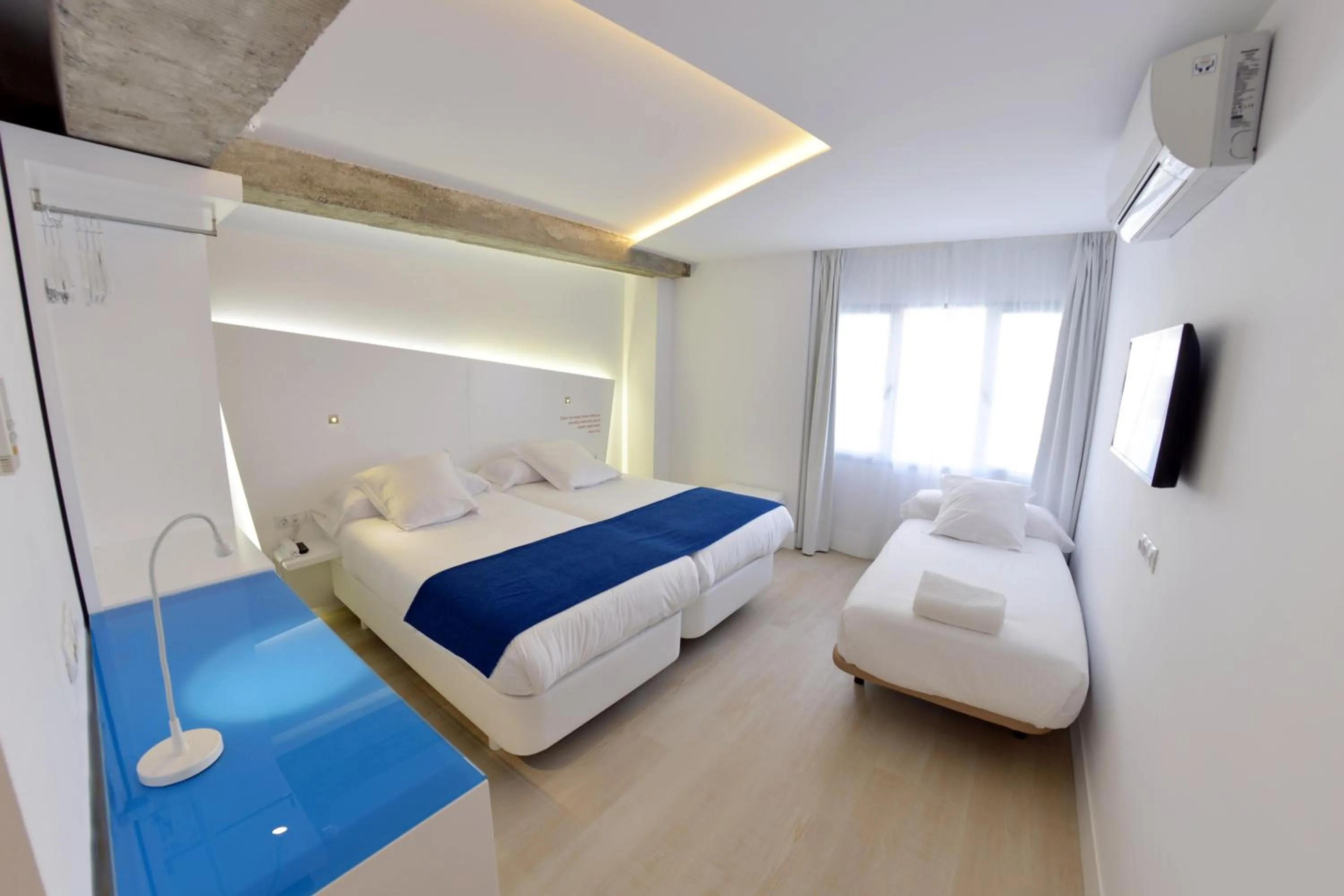 Photo of the whole room, Bed in Atarazanas Málaga Boutique Hotel