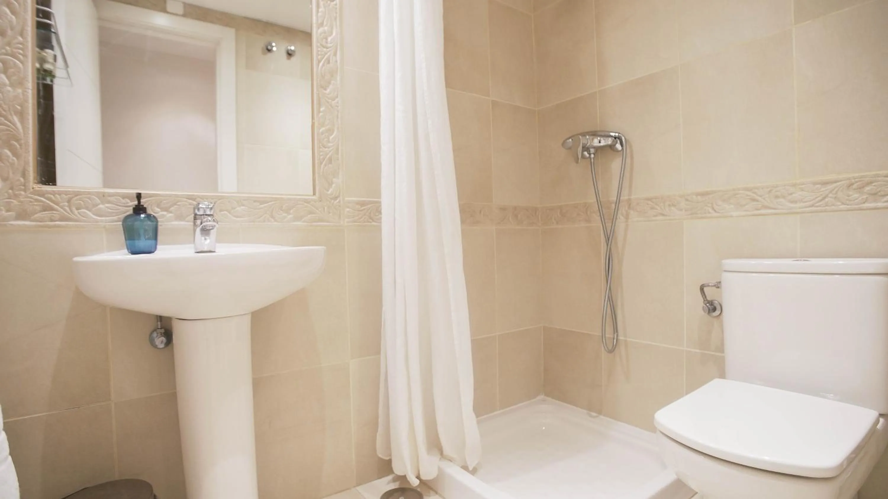 Bathroom in Atarazanas Málaga Boutique Hotel
