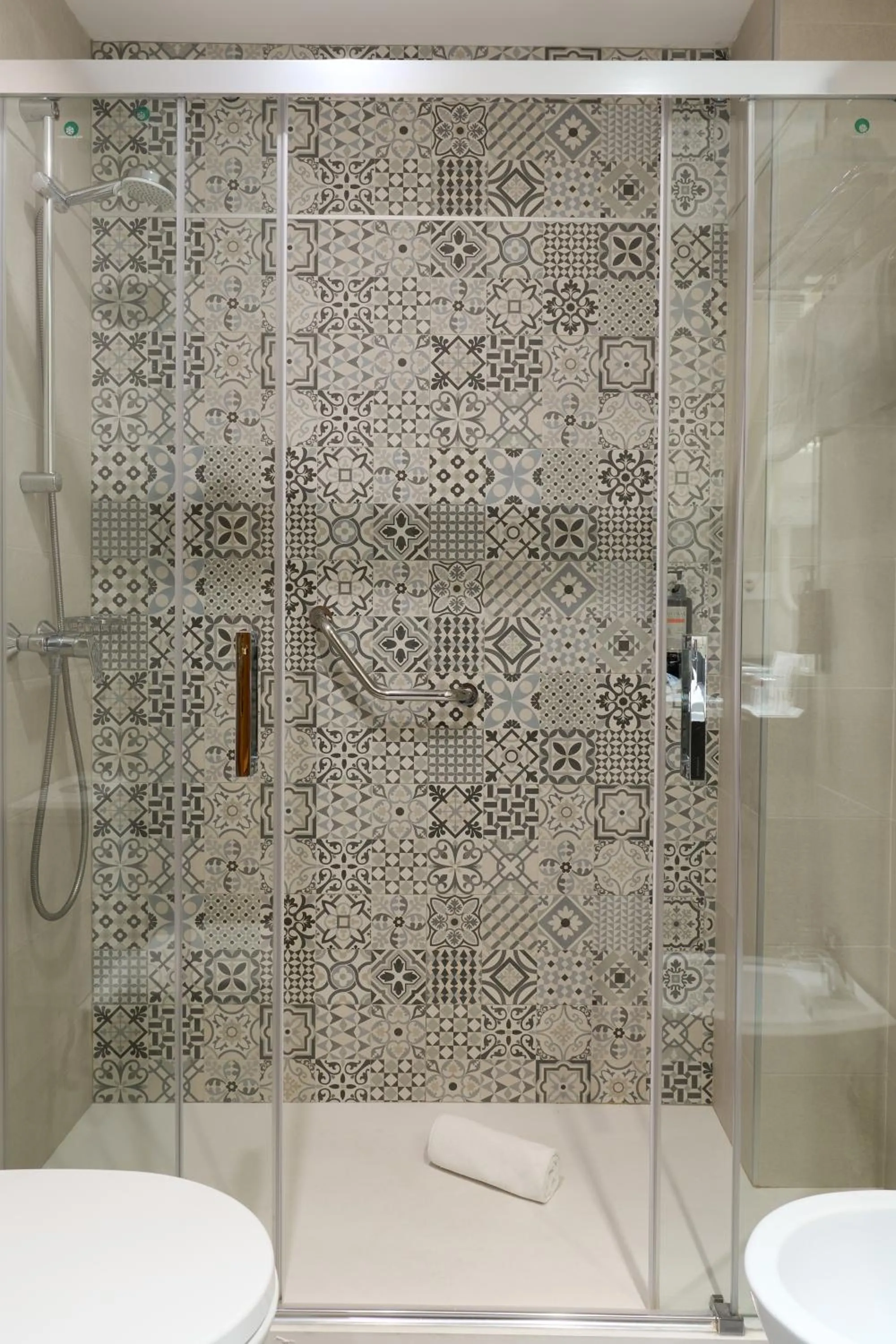 Shower in Porcel Navas