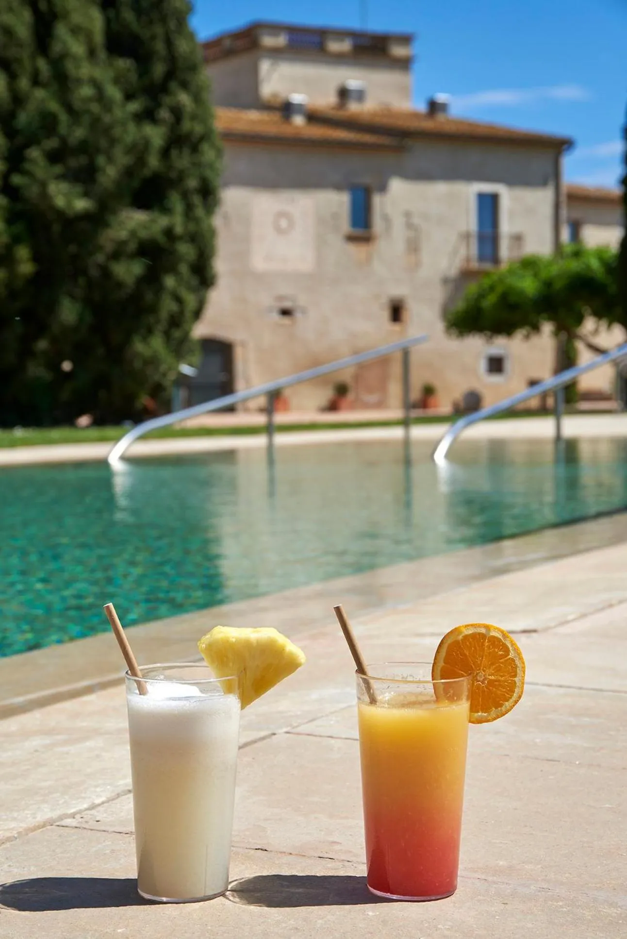 Swimming pool in URH - Hotel Molí del Mig
