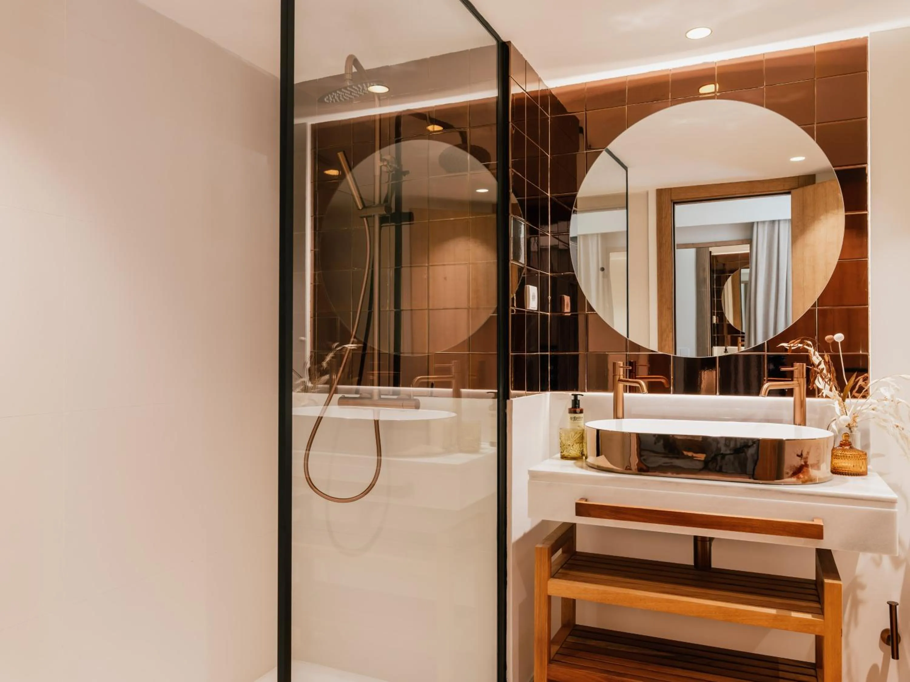 Shower in ME Marbella by Meliá