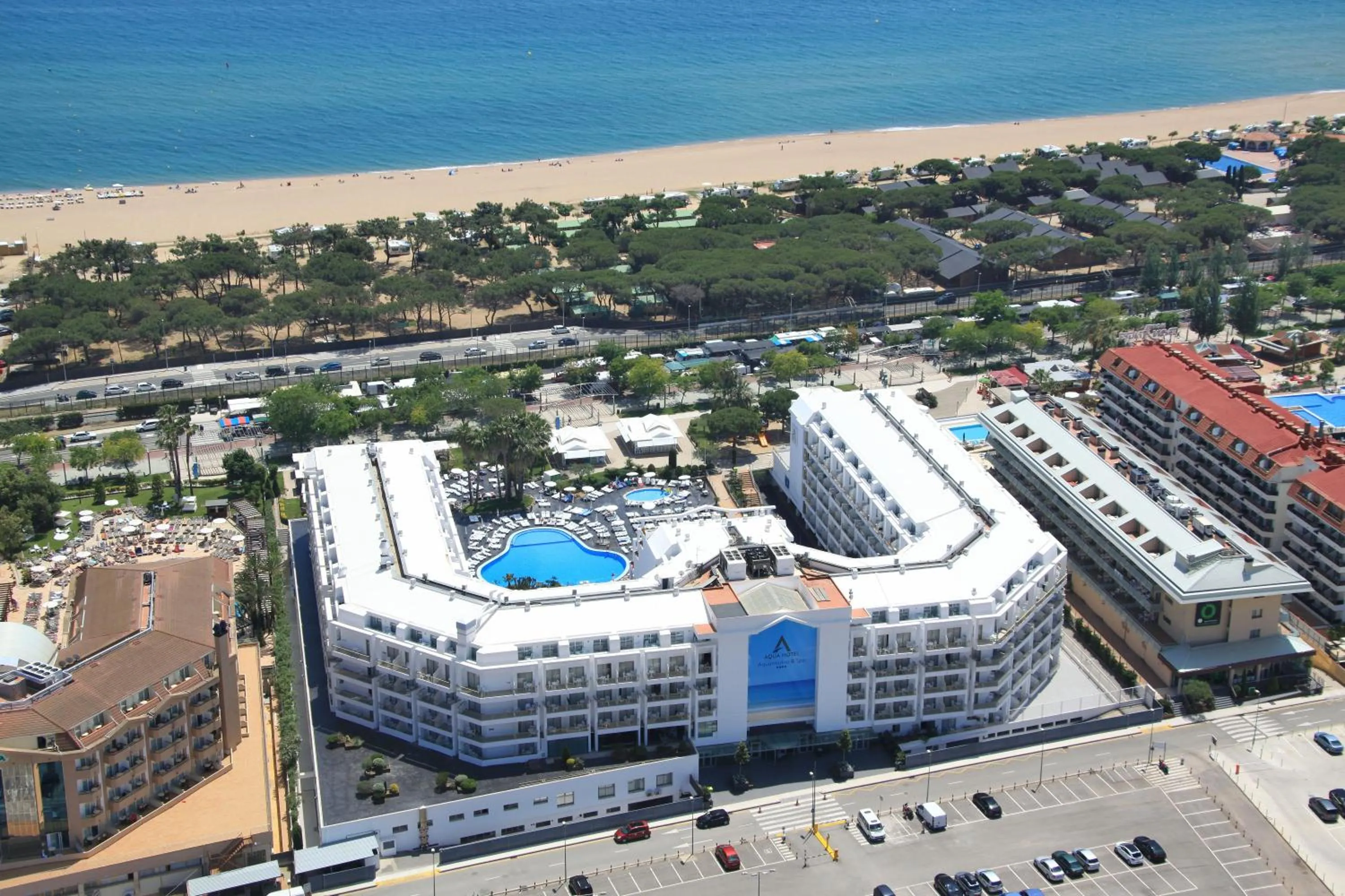 Area and facilities in AQUA Hotel Aquamarina & Spa