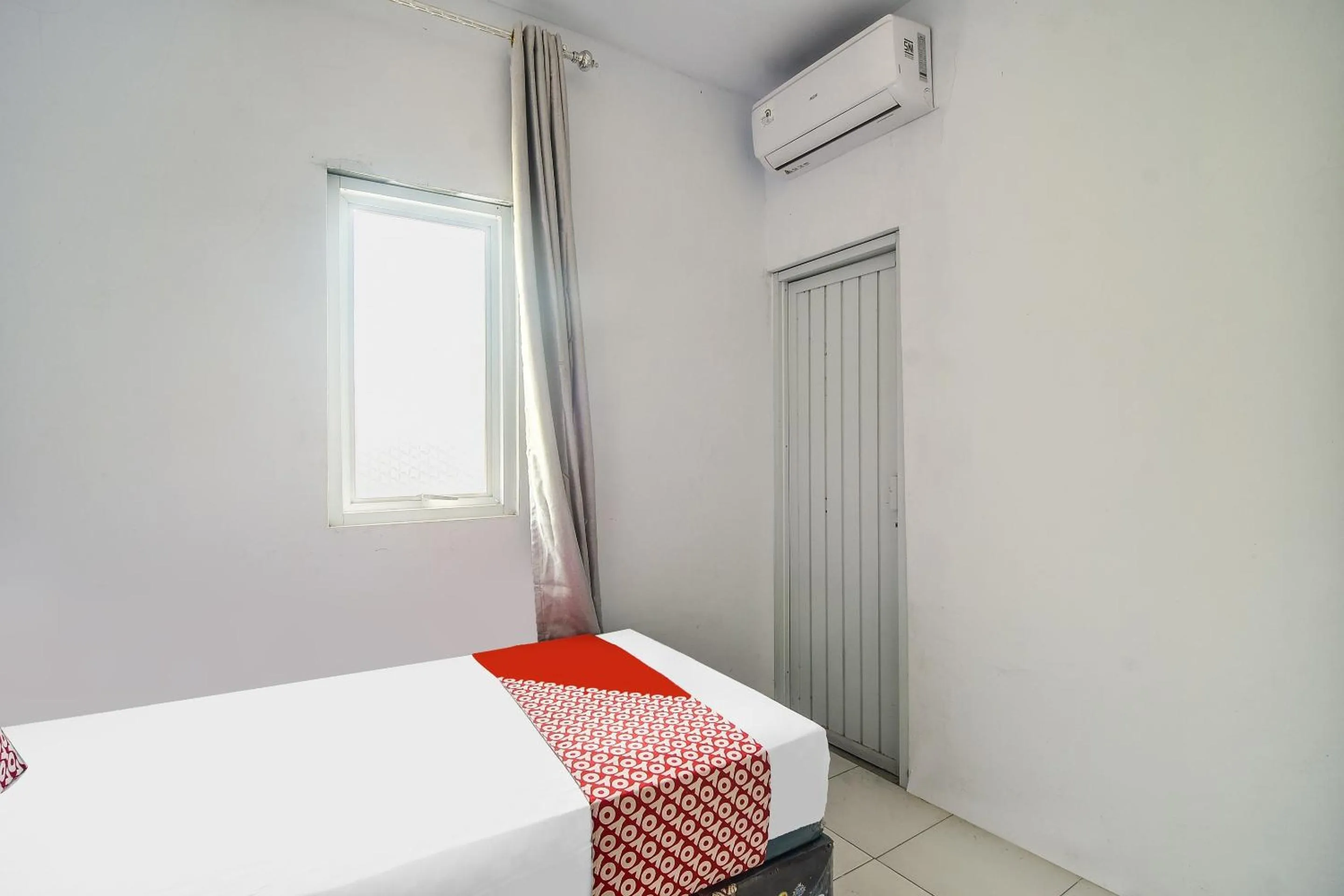 Bedroom, Bed in Hotel O 3m Kost Dan Homestay