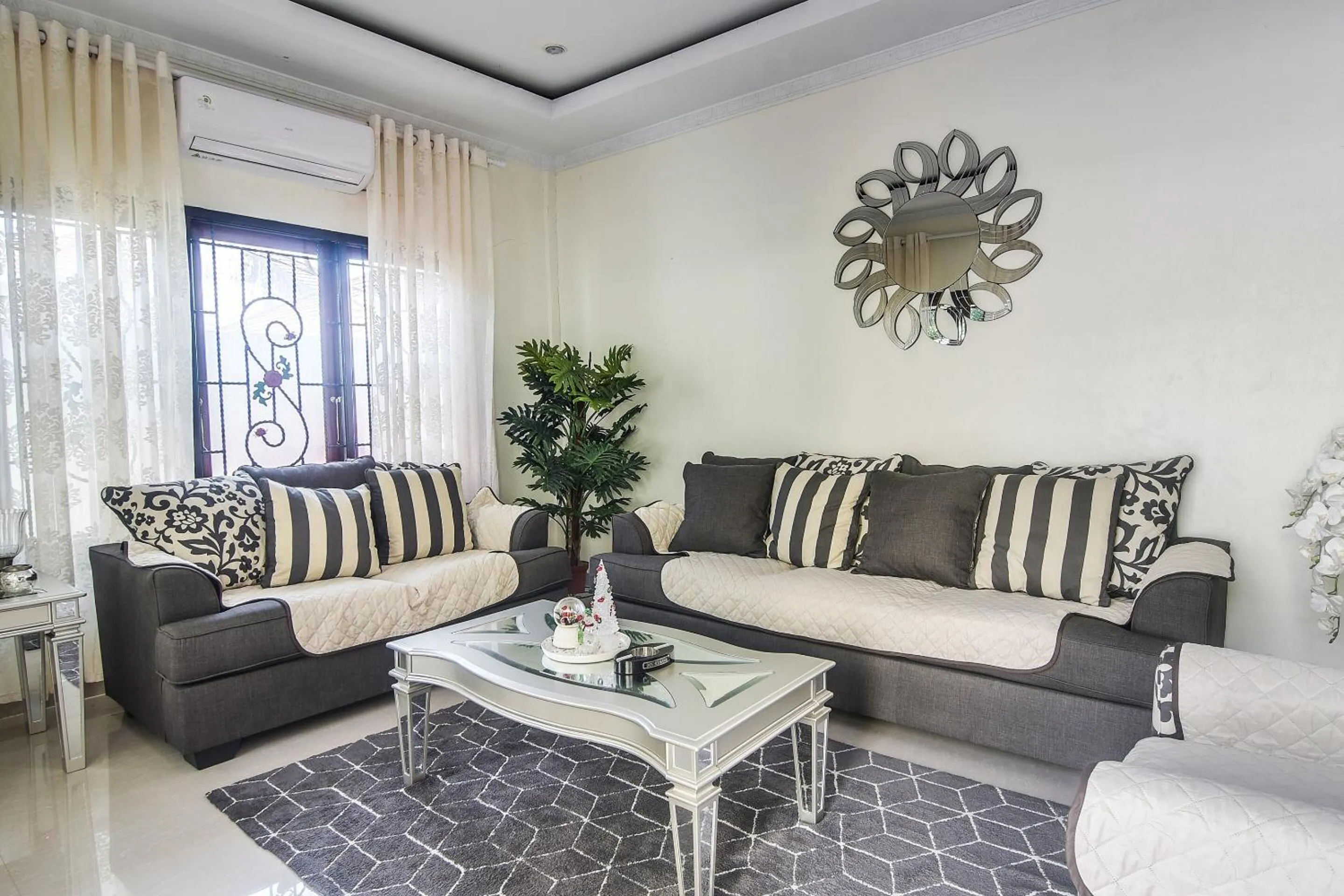 Lobby or reception in Hotel O 3m Kost Dan Homestay