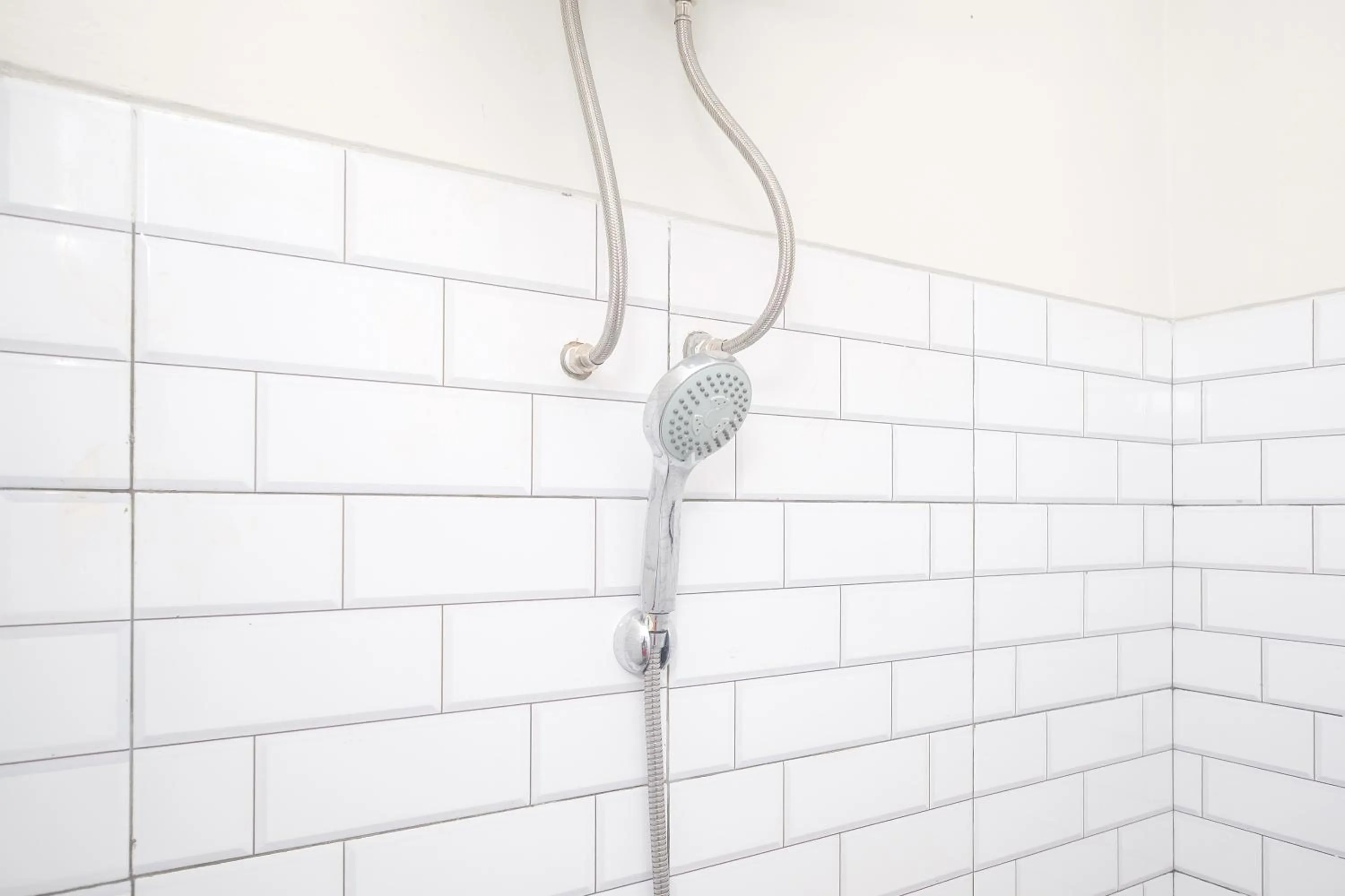 Bathroom in RedDoorz Syariah near Universitas Tidar Magelang