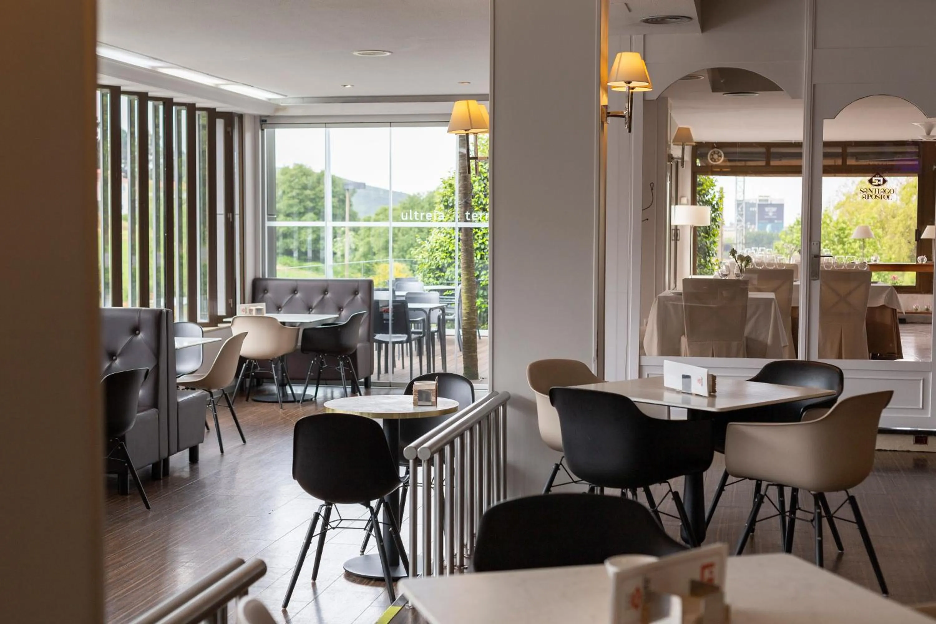 Restaurant/places to eat in Hotel Santiago Apóstol