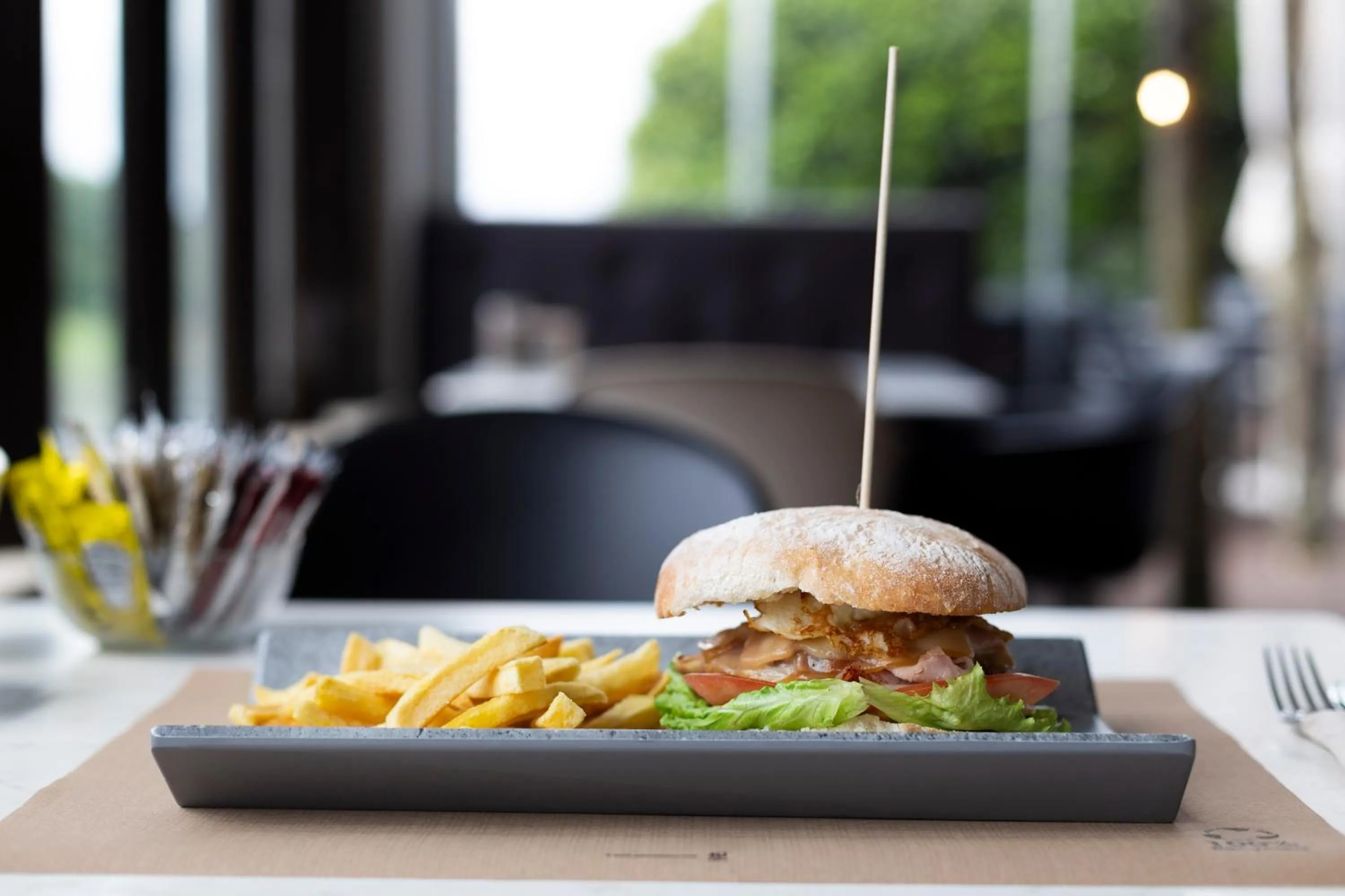 Restaurant/places to eat in Hotel Santiago Apóstol