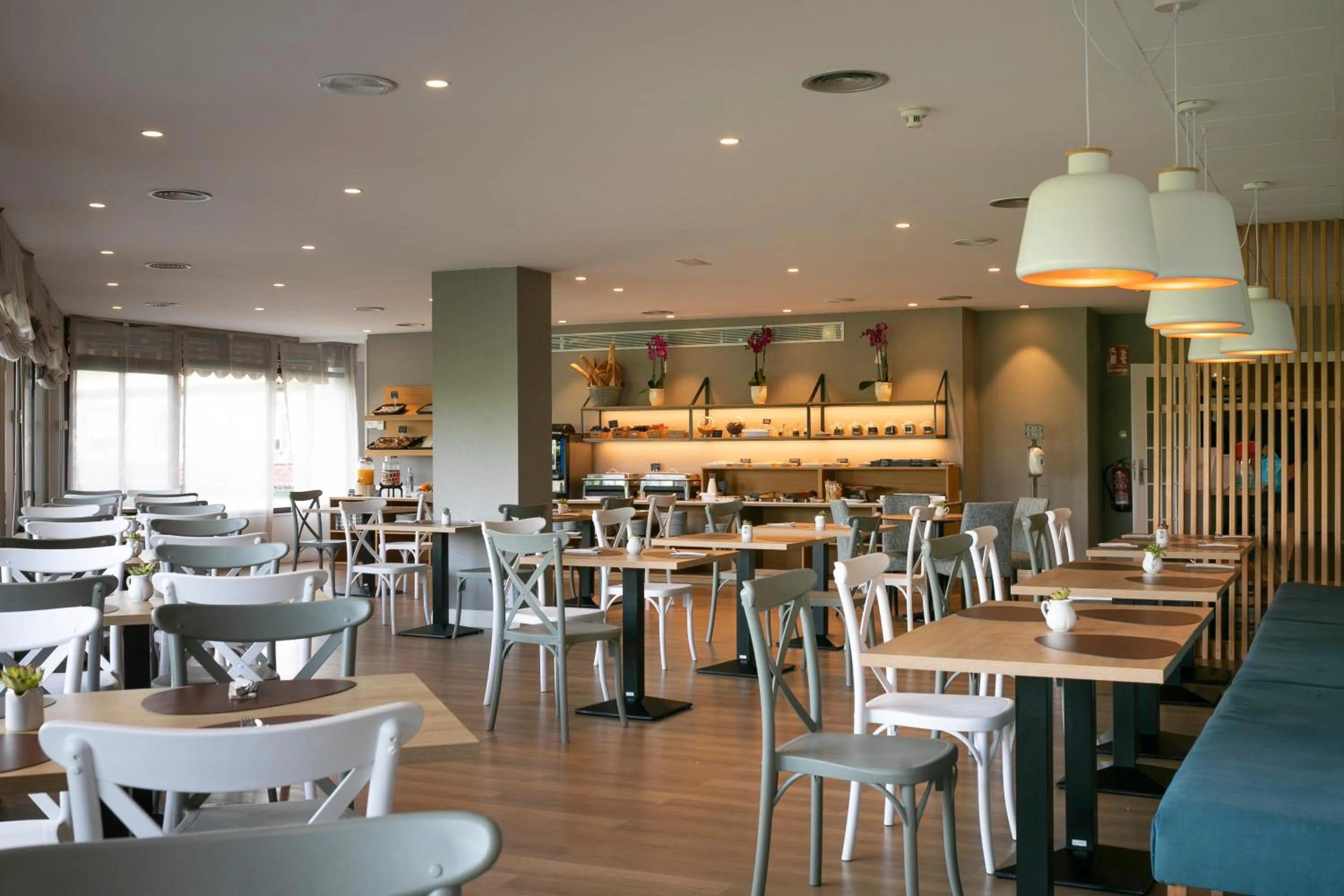 Buffet breakfast in Hotel Santiago Apóstol