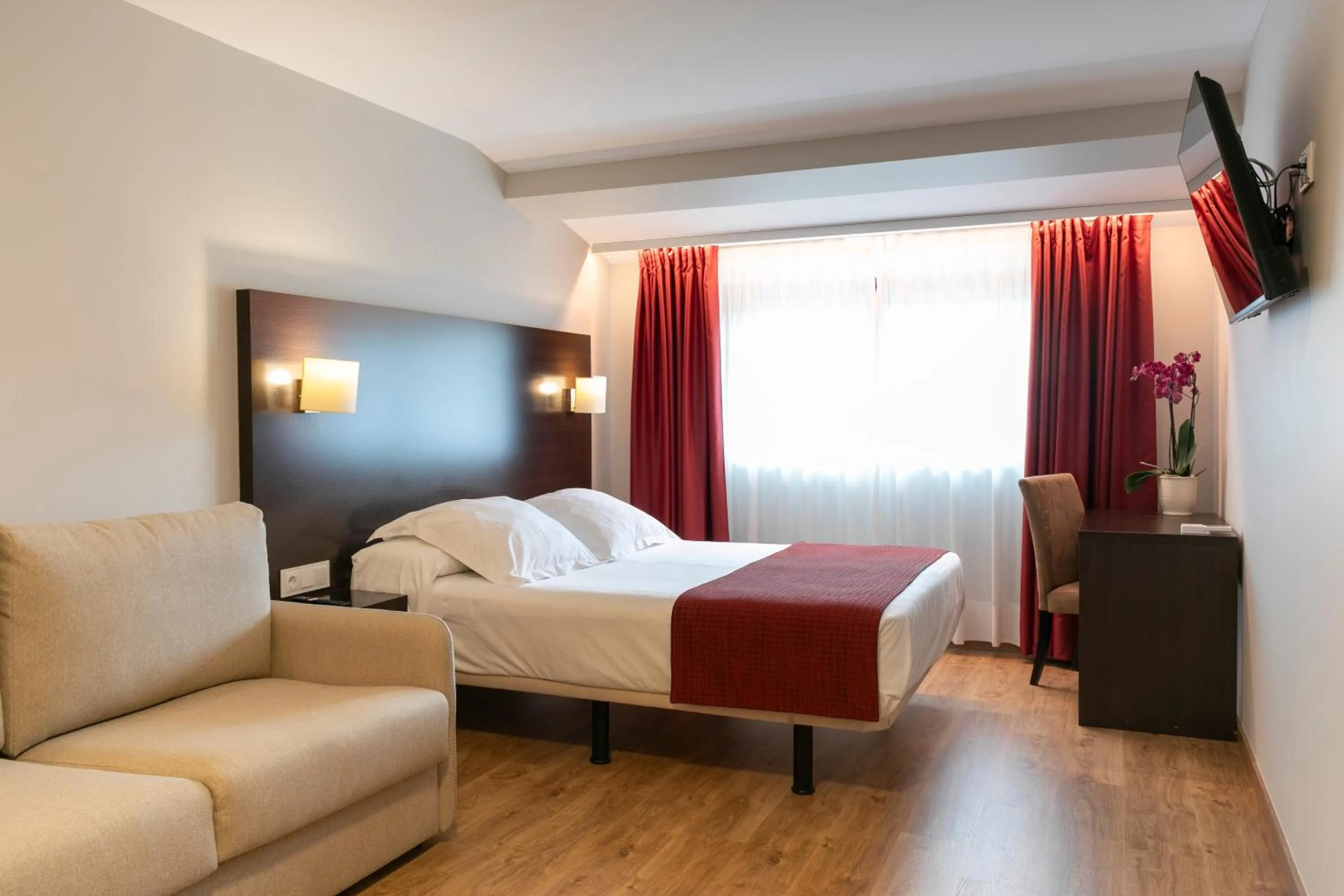 children, Bed in Hotel Santiago Apóstol