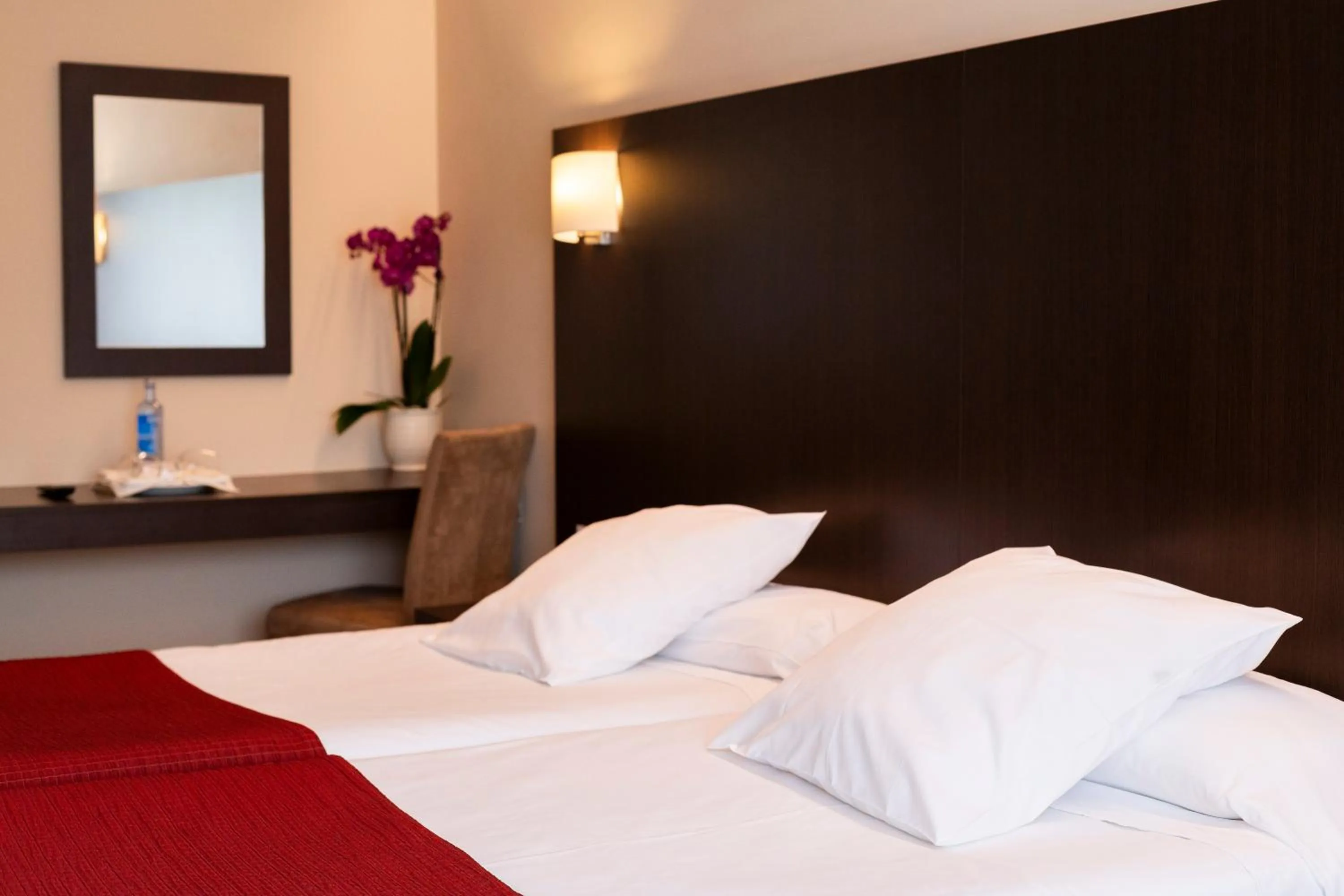 Bedroom, Bed in Hotel Santiago Apóstol