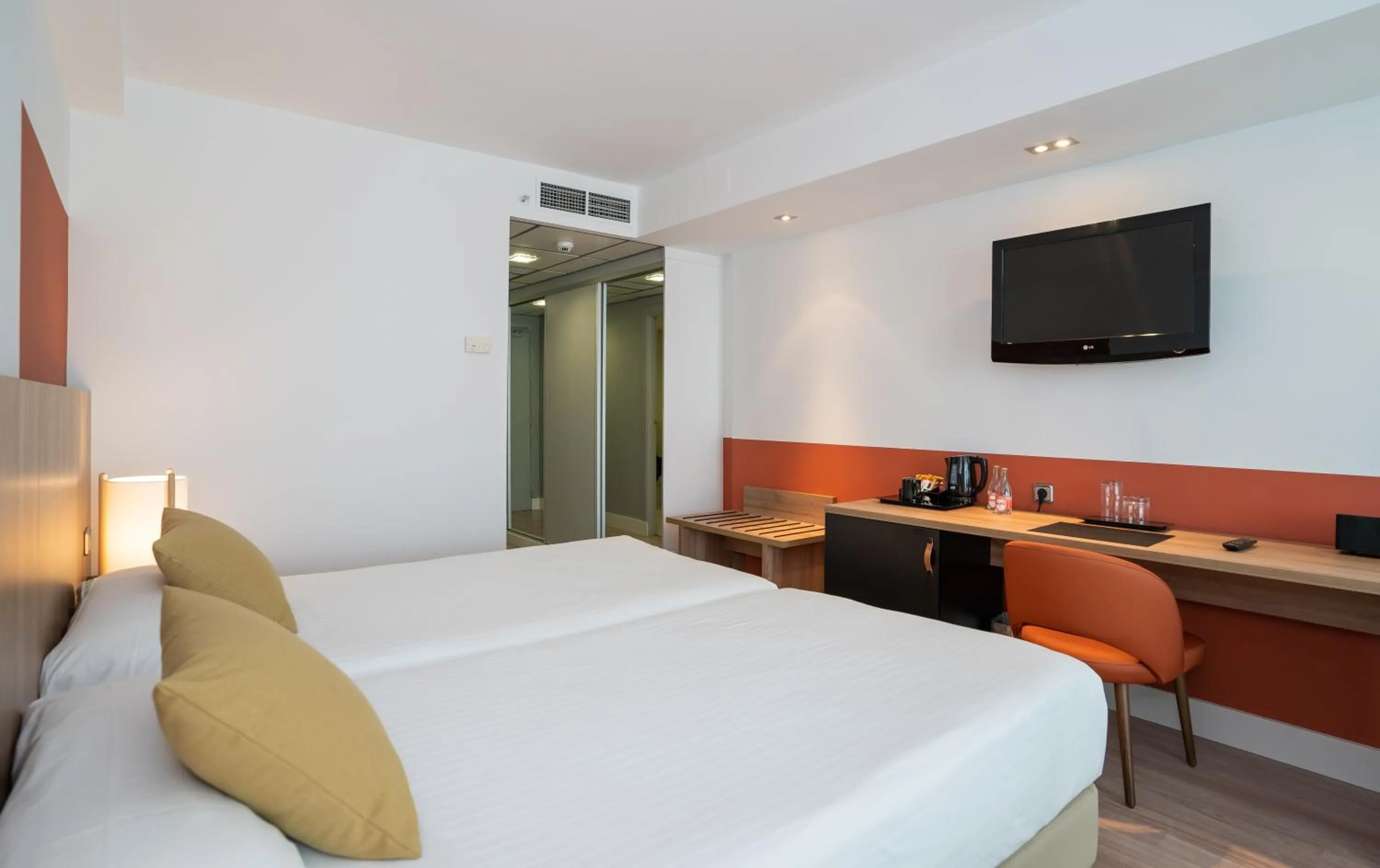 Bedroom, Bed in Medplaya Hotel Flamingo Oasis