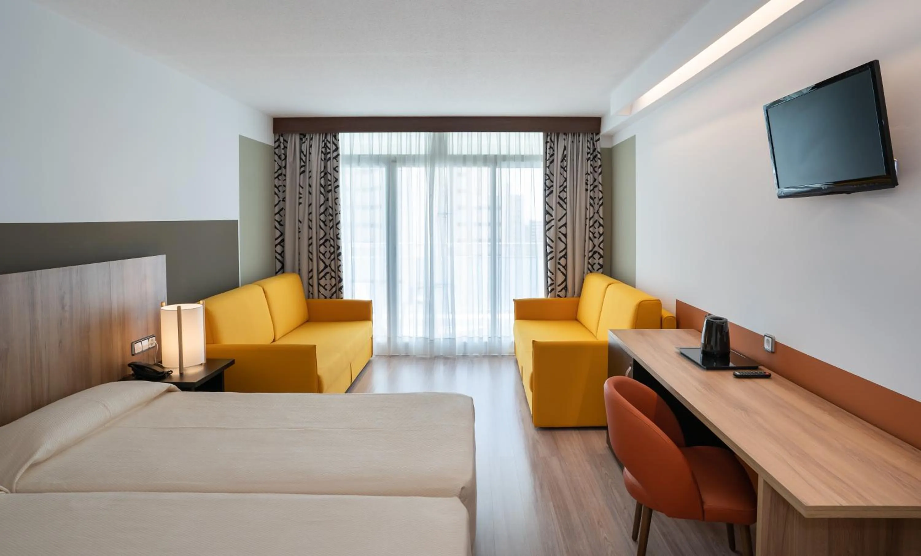 Bedroom, Bed in Medplaya Hotel Flamingo Oasis