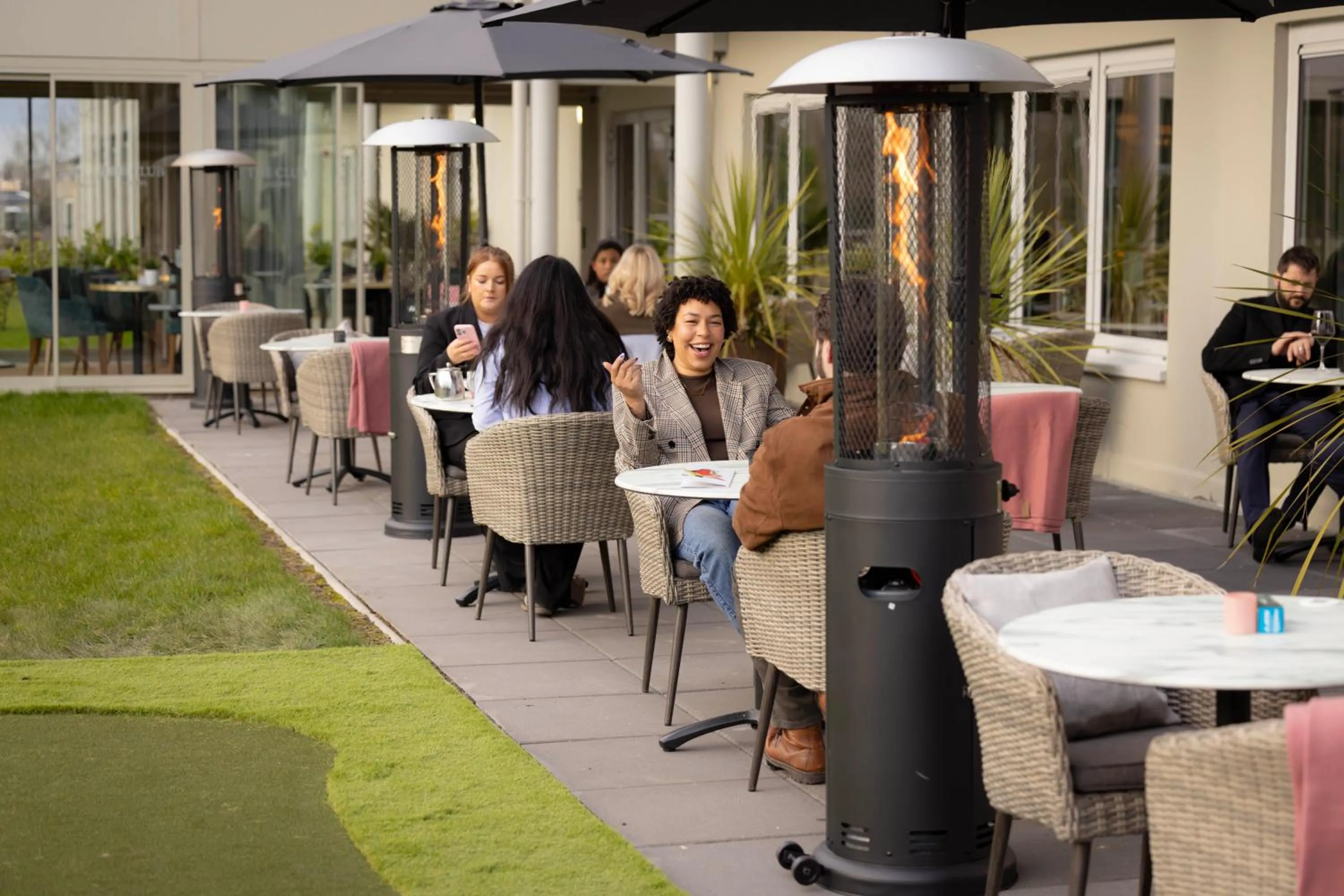 Restaurant/places to eat in voco The Club - Dublin Gateway by IHG